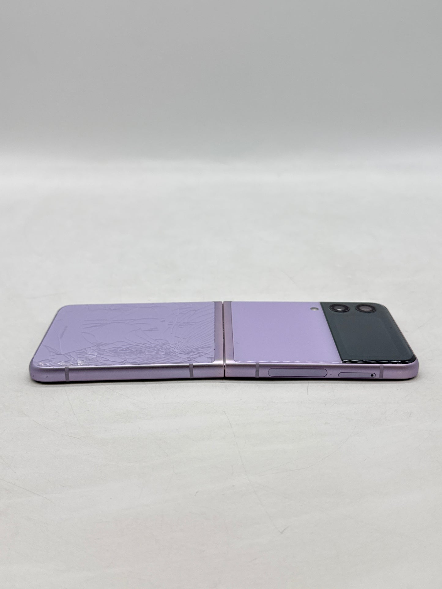 T-Mobile Samsung Galaxy Z Flip35G 6.7" SM-F711U 128GB Light Violet - Parts Read!