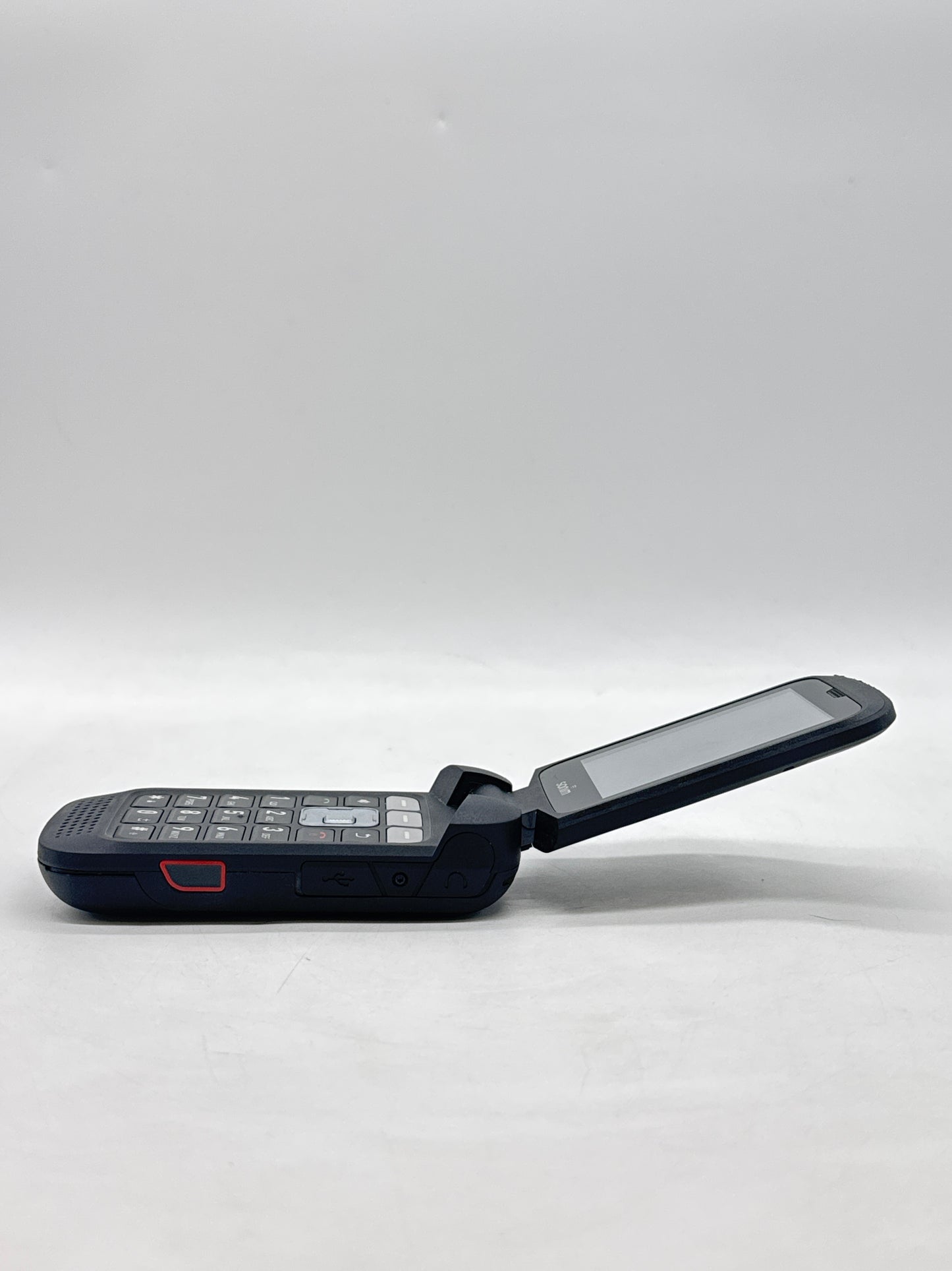 Sonim XP3 Plus XP3900 Rugged Flip Phone 16GB Wi-Fi Only