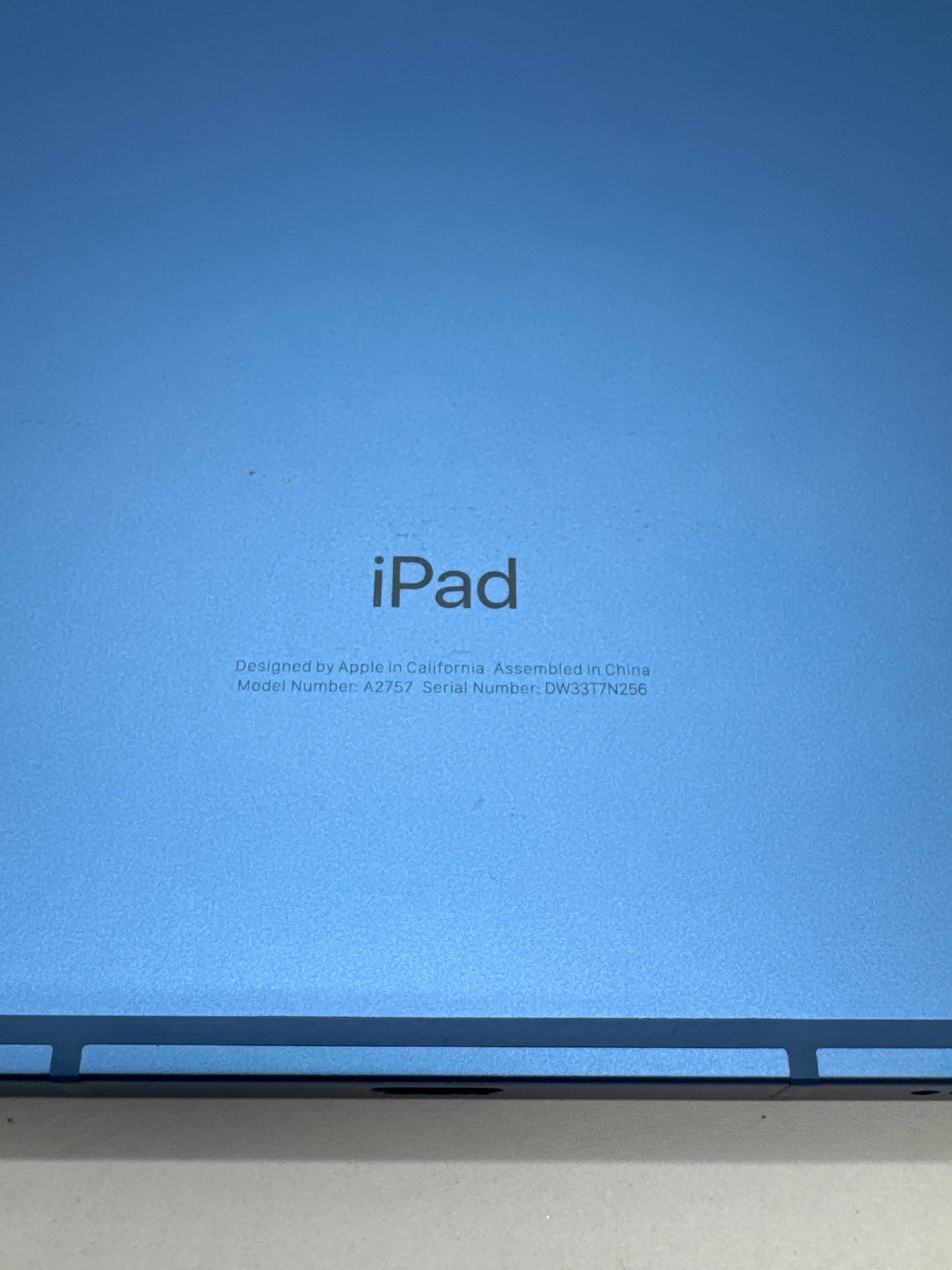 Unlocked Apple iPad 10th Gen 10.9" A2757 64GB Wi-Fi + Cellular Blue