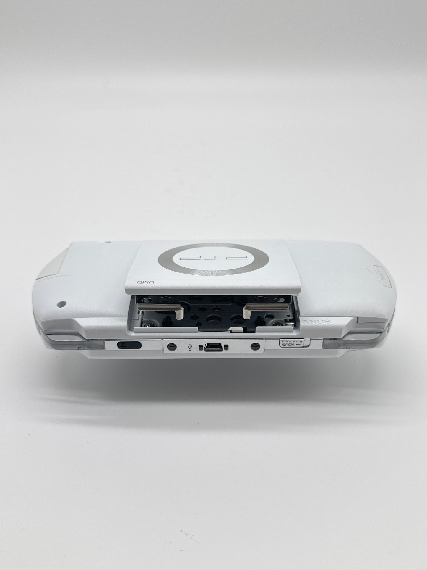 Sony PSP PCH-1000 Crystal White Video Game Handheld Console
