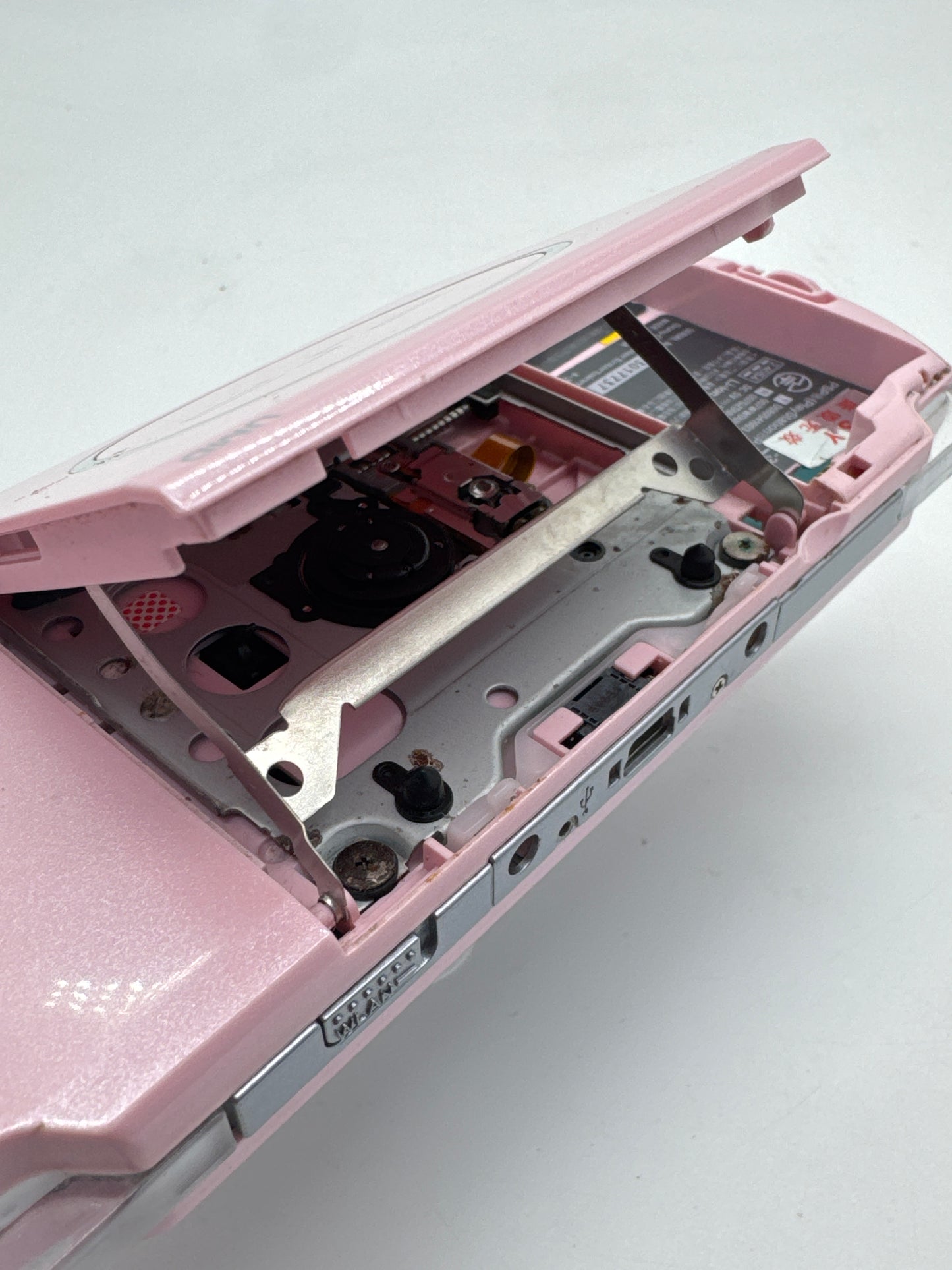 Sony PSP-3000 Pink Console #238 No Battery or Back Lid No Charger BAD DISPLAY AS IS