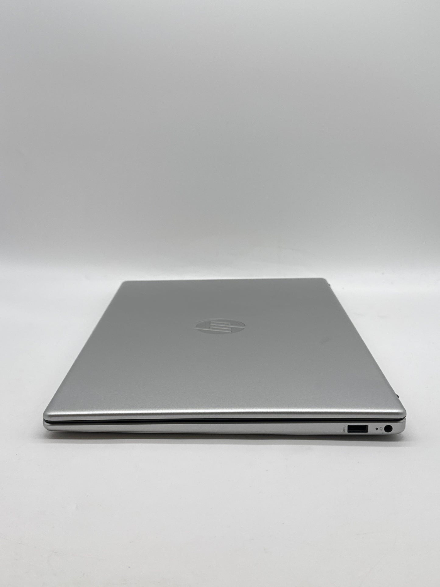 HP 15-FC0025DX 15.6" AMD RYZEN 5 7520U 8GB RAM 512GB SSD NVMe Touch Silver