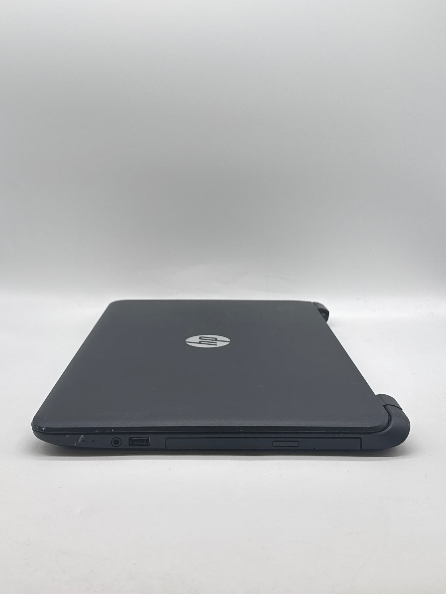 HP 15-F039WM Intel Celeron 15.6" 500GBHDD 4GBRAM Parts No Battery UNTESTED