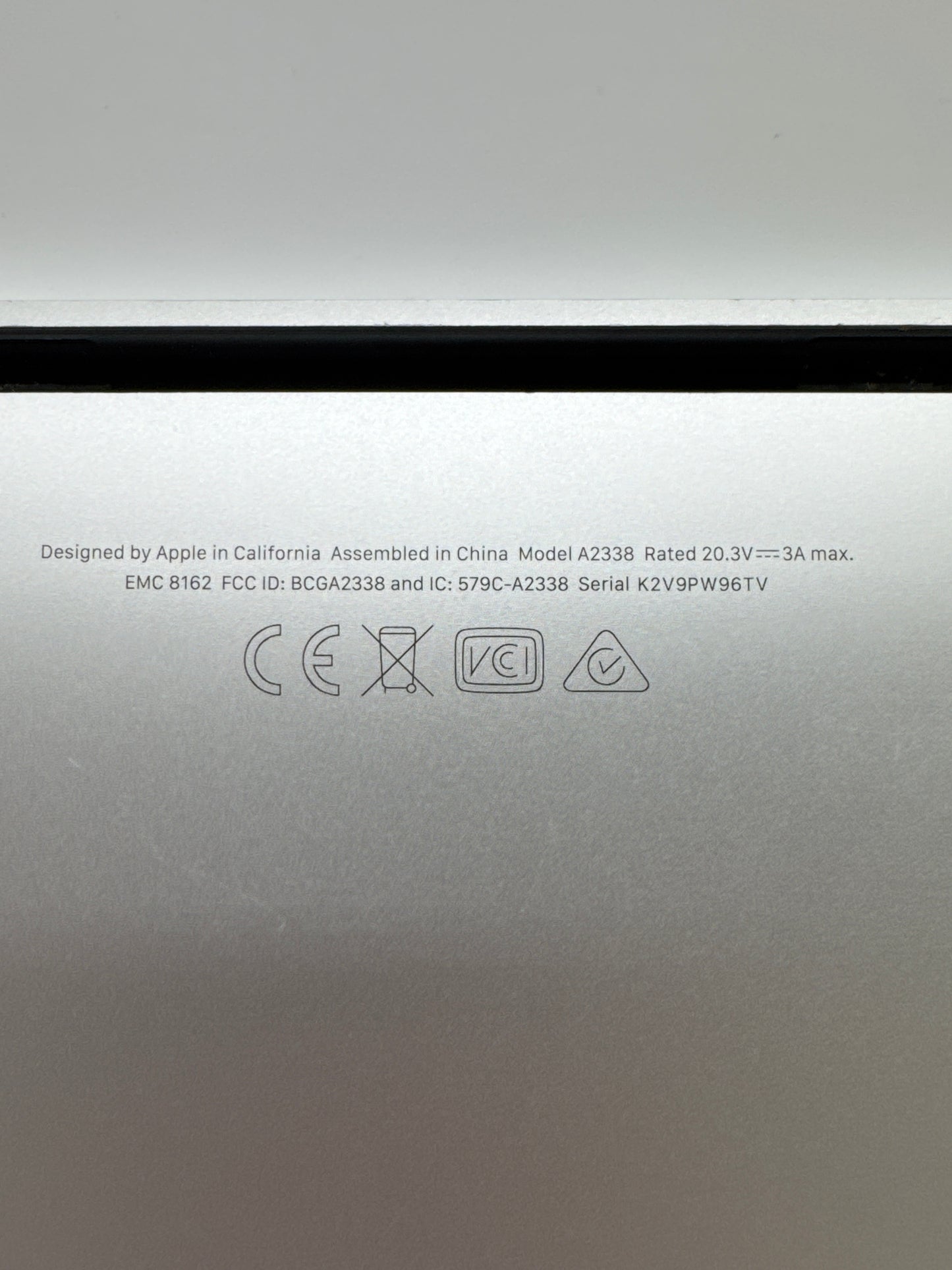 2022 Apple MacBook Pro 13.3" A2338 M2 8C-CPU 10C-GPU 256GB SSD 8GB RAM - Read