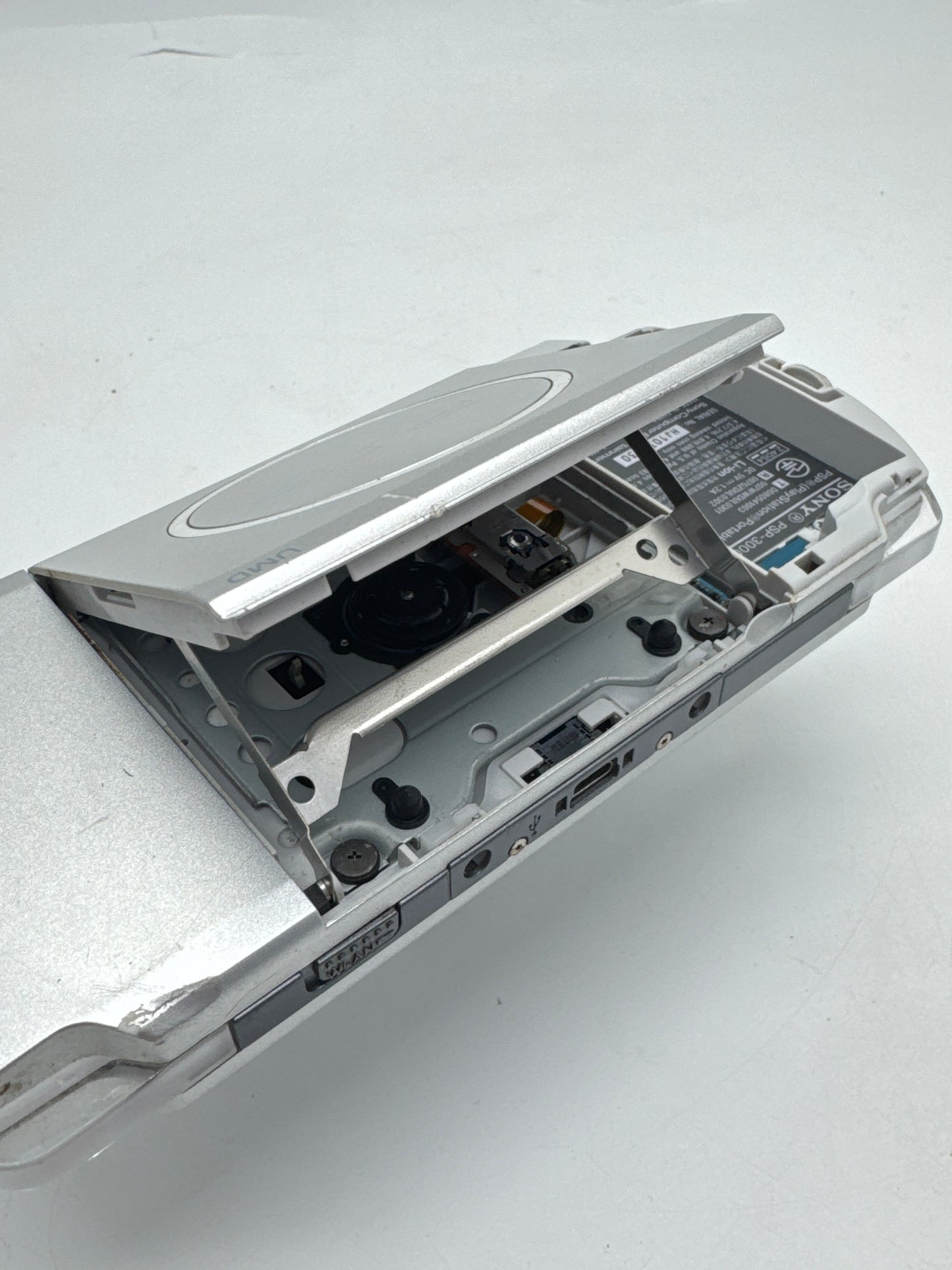 Sony PSP-3000 Console #254 No Battery or Lid No Charger BAD UMD AS IS