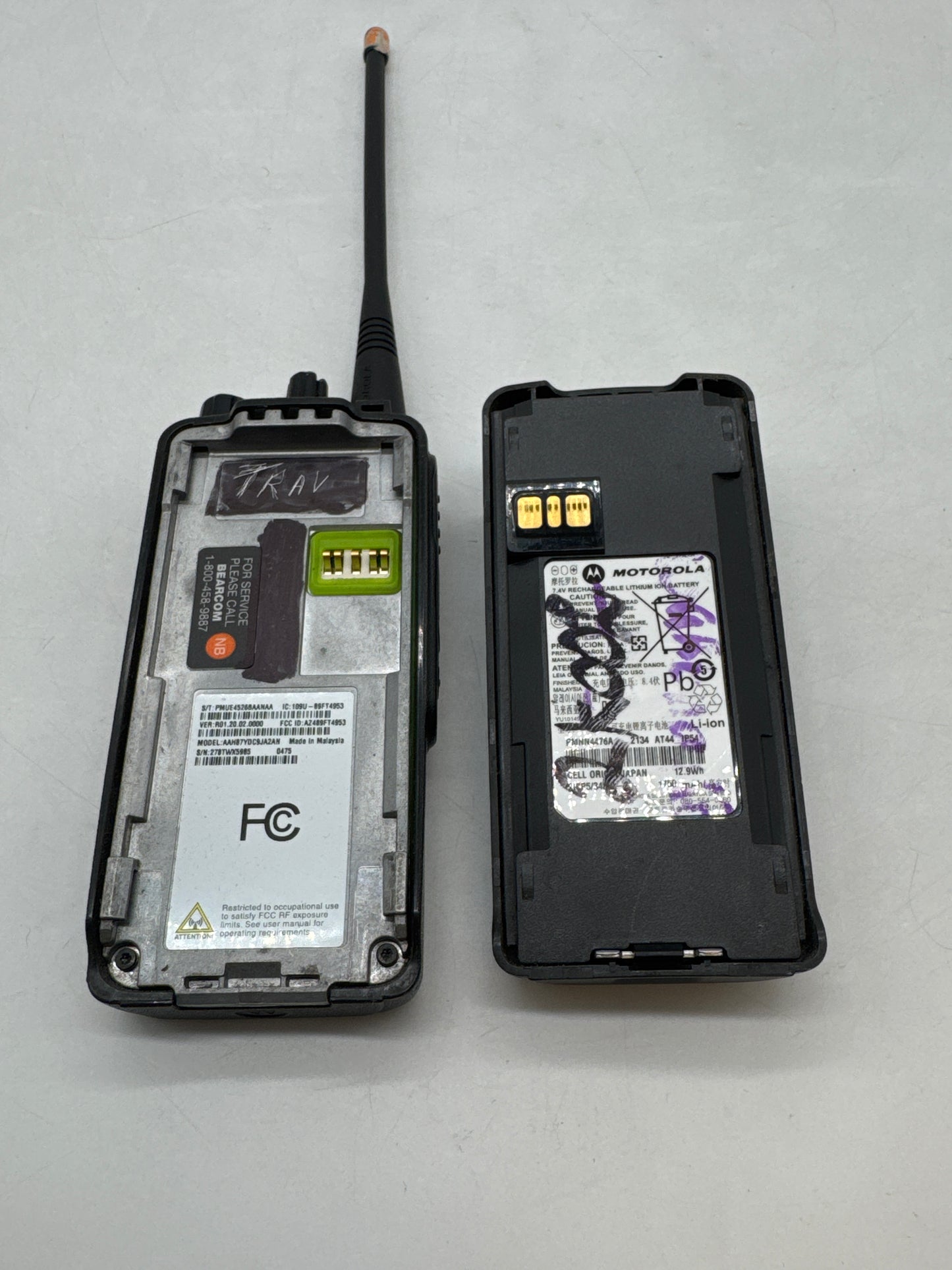 Motorola CP100D AAH87YDC9JA2AN Portable Two Way Radio with Battery