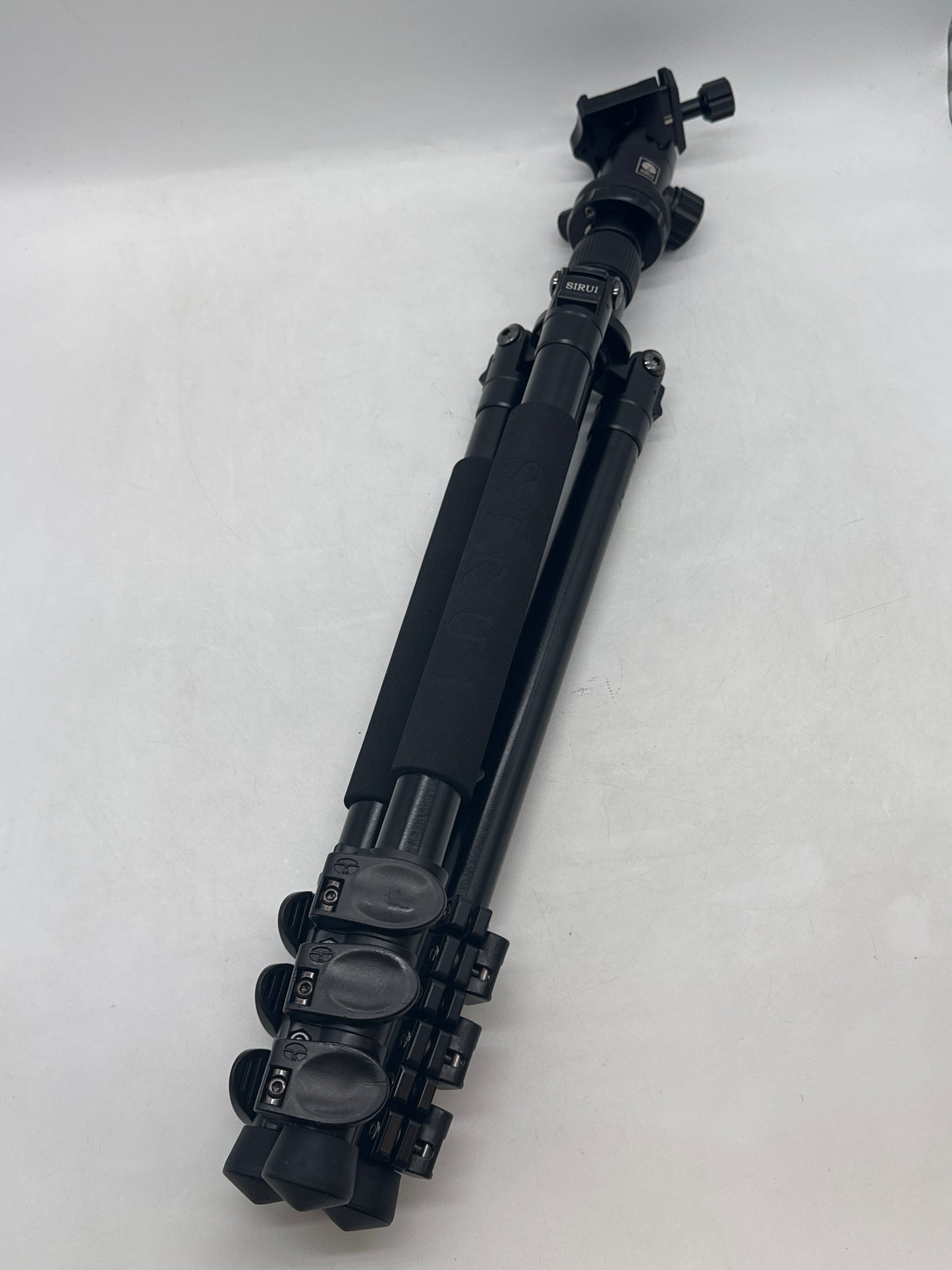 Sirui ET-1004 Aluminum Tripod with E-10 Ball Head