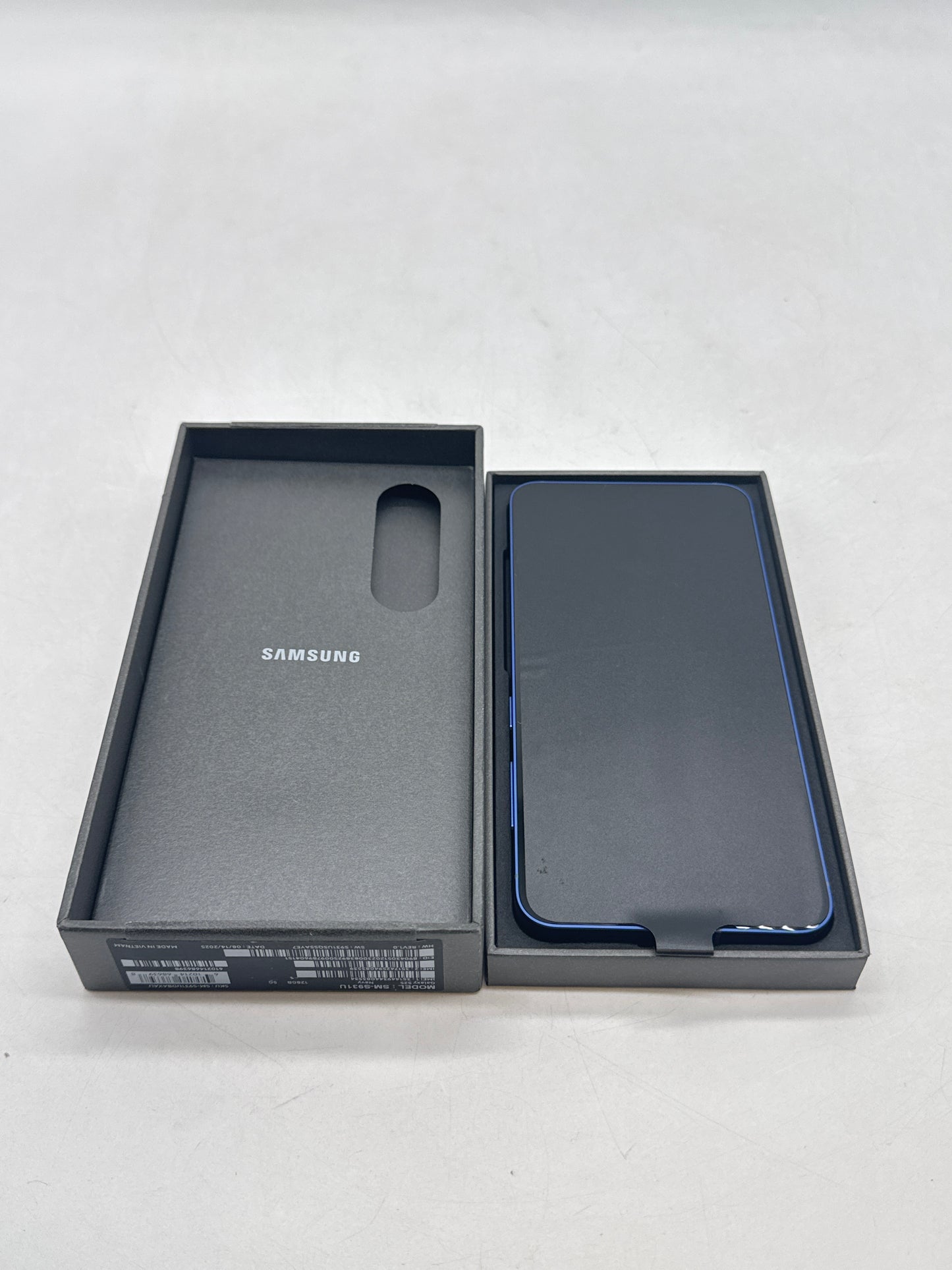 T-Mobile Samsung Galaxy S25 6.2" SM-S931U 128GB 12GB RAM Navy - Open Box