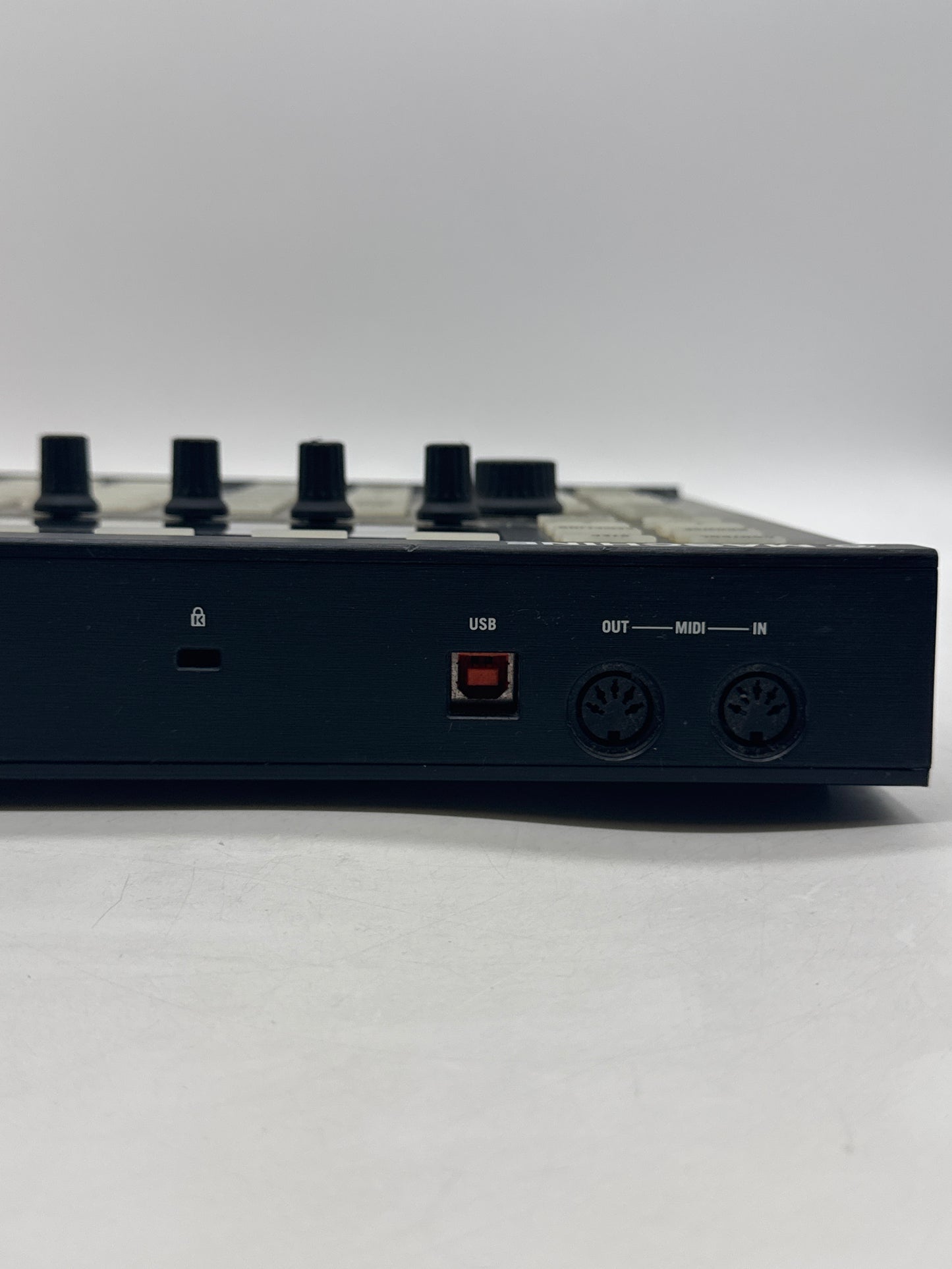Native Instruments MASCHINE MK2 Black - No Software Untested
