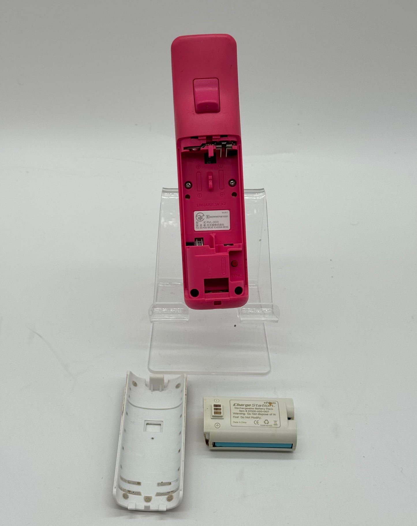 Nintendo Wii Controller (RVL-003) + Rechargeable Battery Pack - Pink - Used