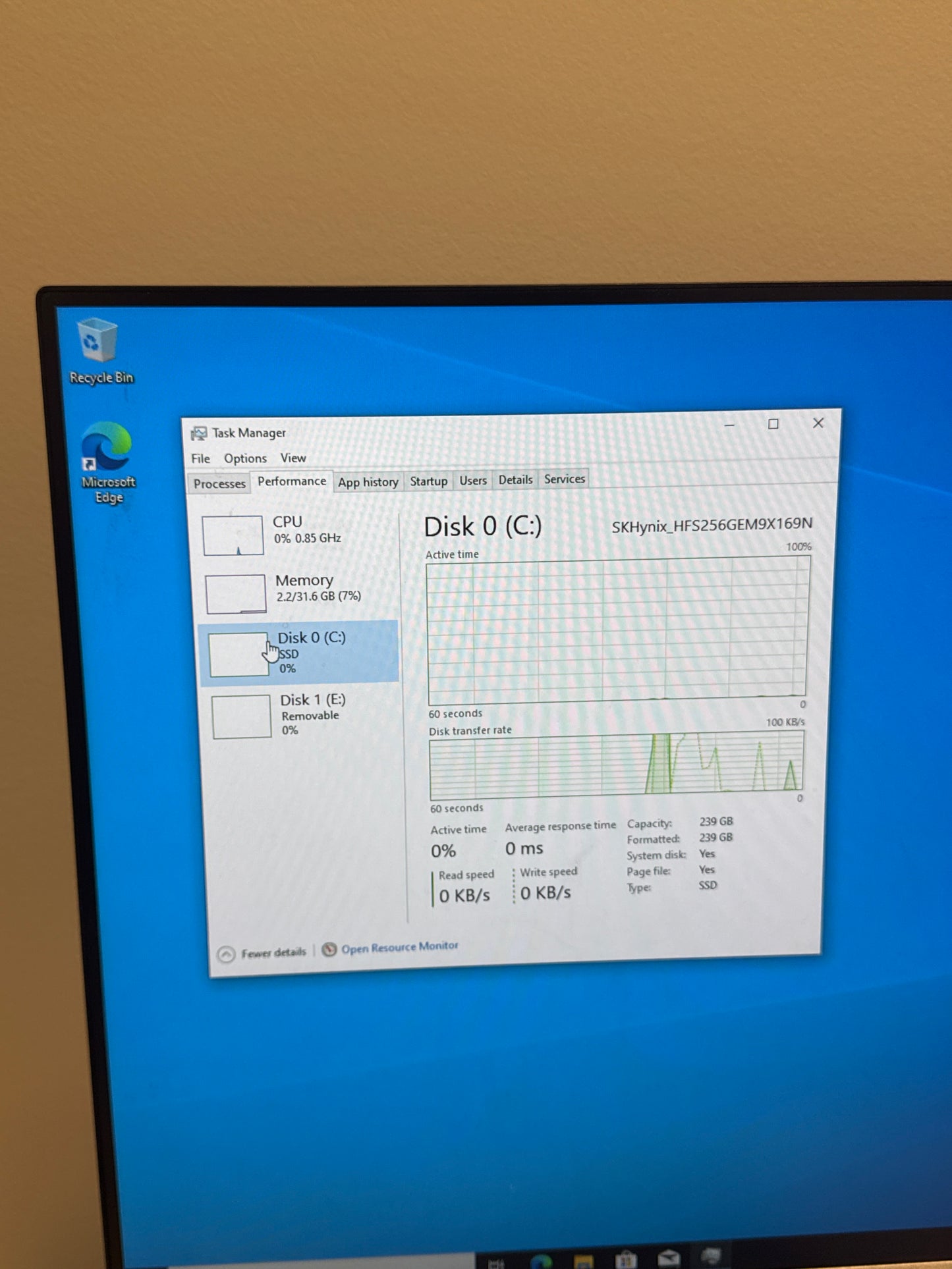 Lenovo ThinkCentre M70q Gen 5 Desktop Core i5-14500T 32GB RAM 256GB SSD