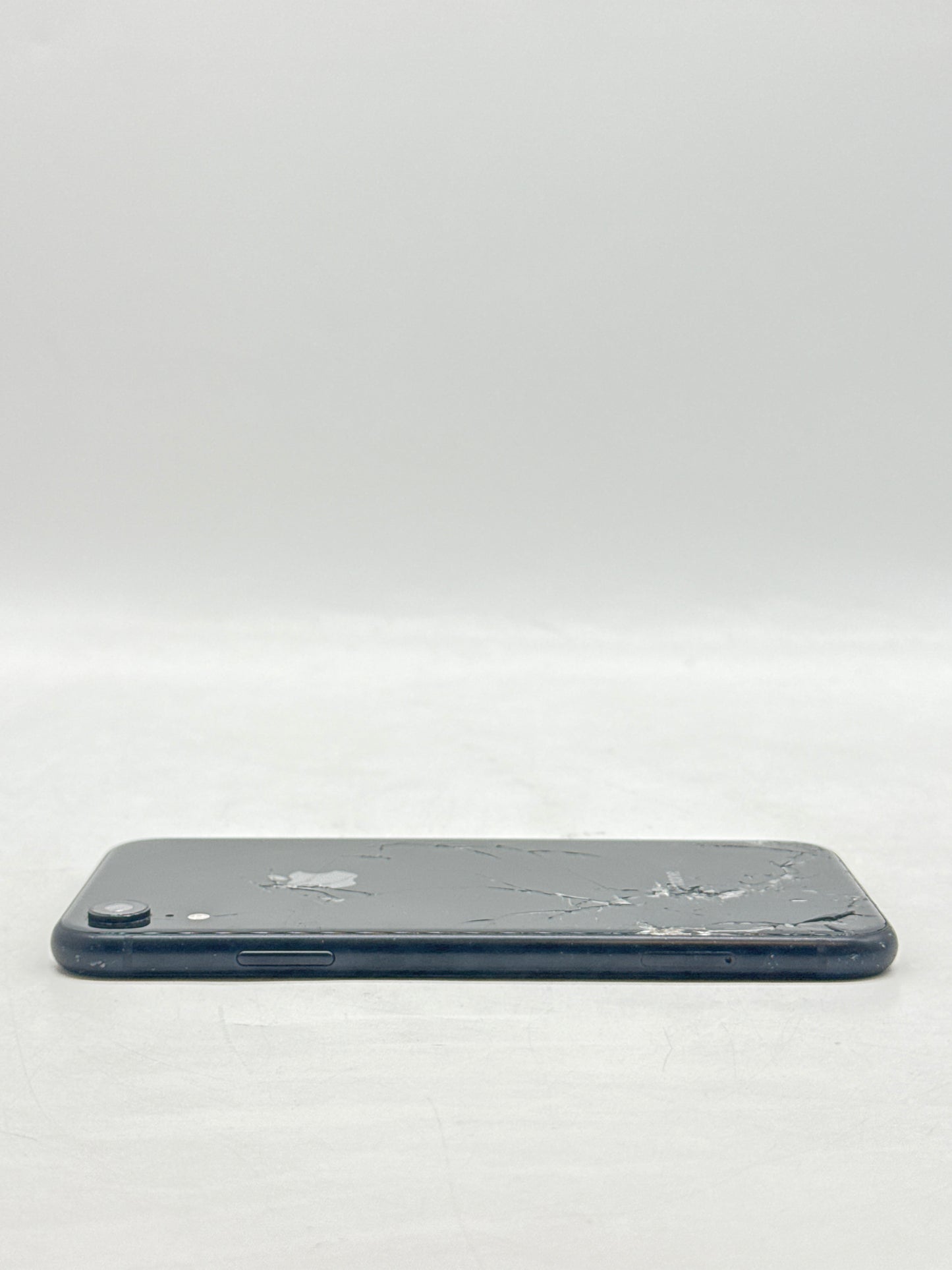 TracFone Apple iPhone XR A1984 64GB Black - Back Cracked