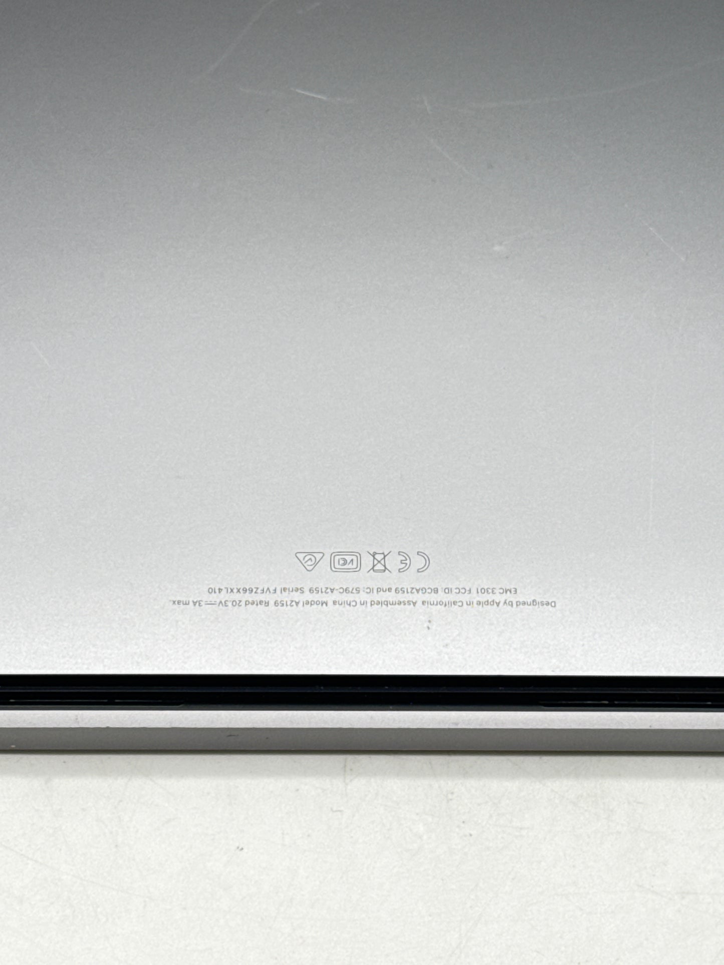 2019 Apple Macbook Pro 13.3" A2159 Core i5 1.4GHz 256GB SSD 8GB RAM Space Gray