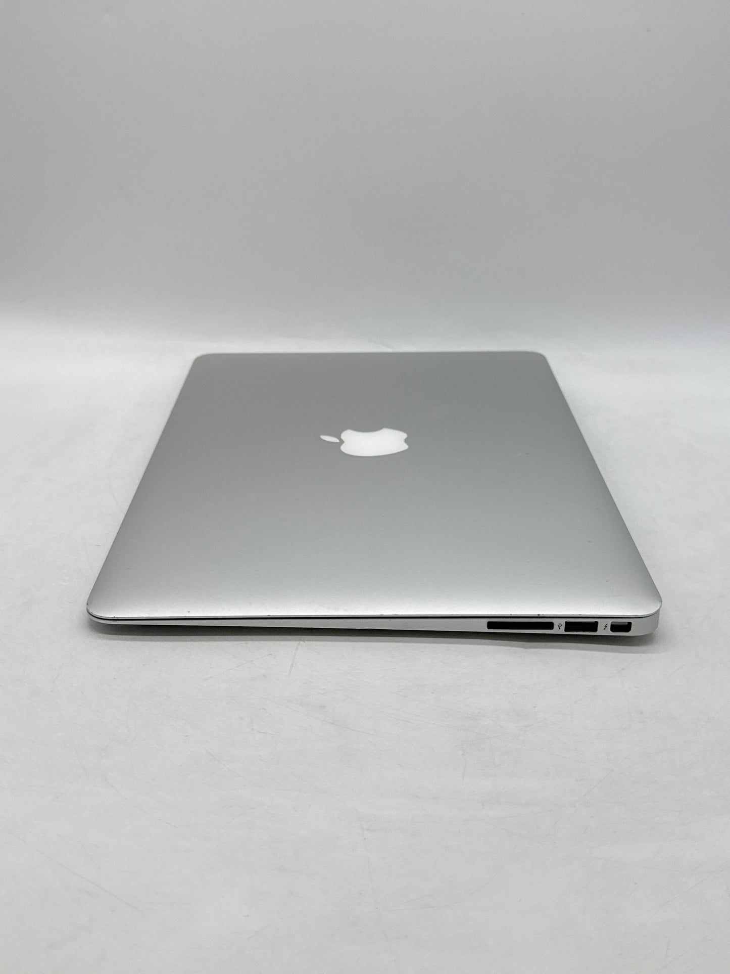 2015 Apple MacBook Air 13" A1466 Core i5 1.6 GHz 128GB SSD 4GB RAM - Broken Read!