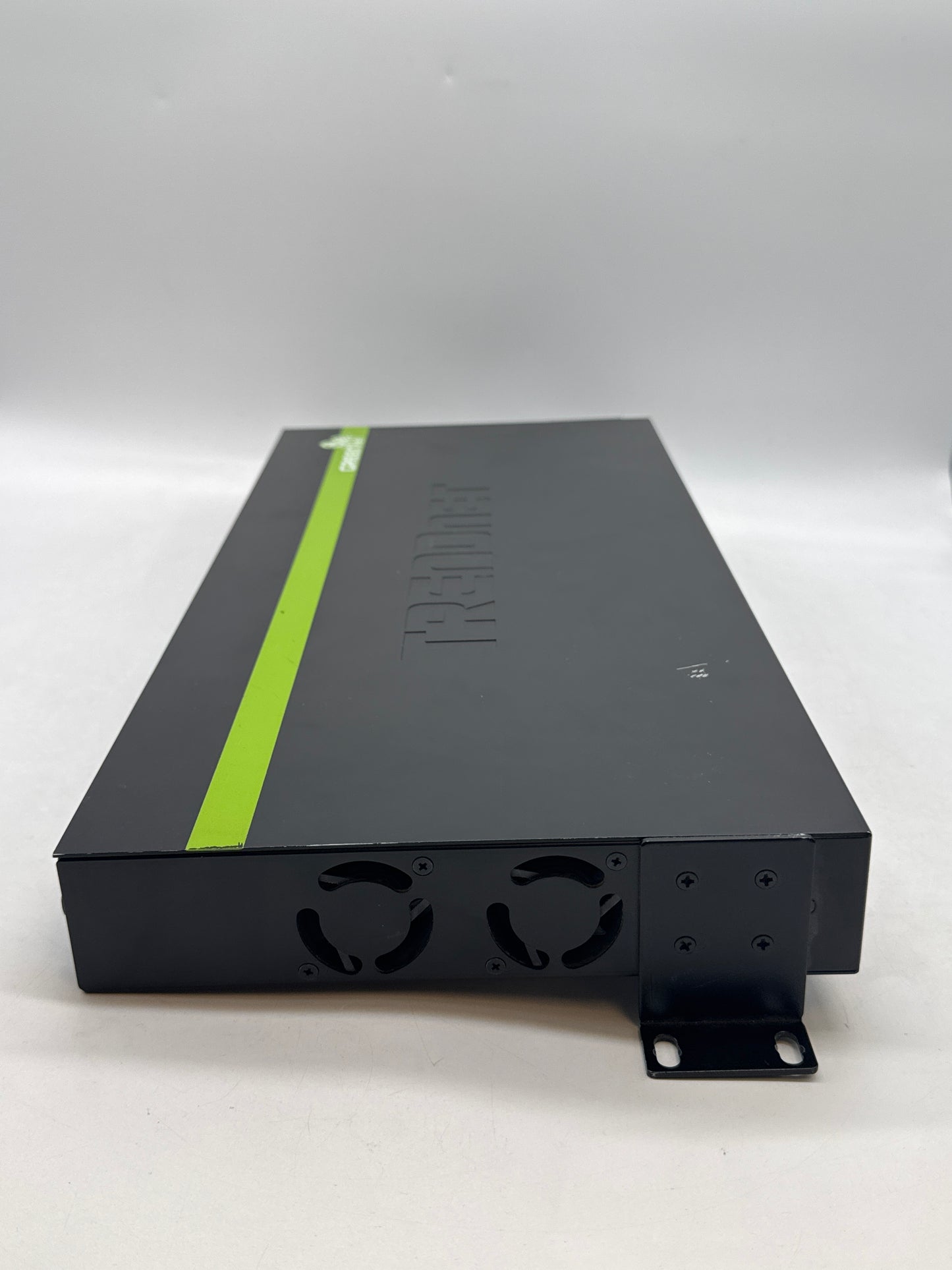 TRENDnet TPE-TG160G 16 Port PoE Rack Mountable Ethernet Switch Only Black