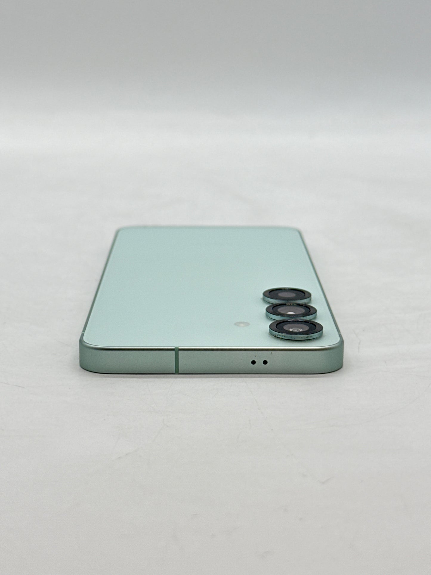Unlocked Samsung Galaxy S25 6.2" SM-S931U1 128GB 12GB RAM Light Green