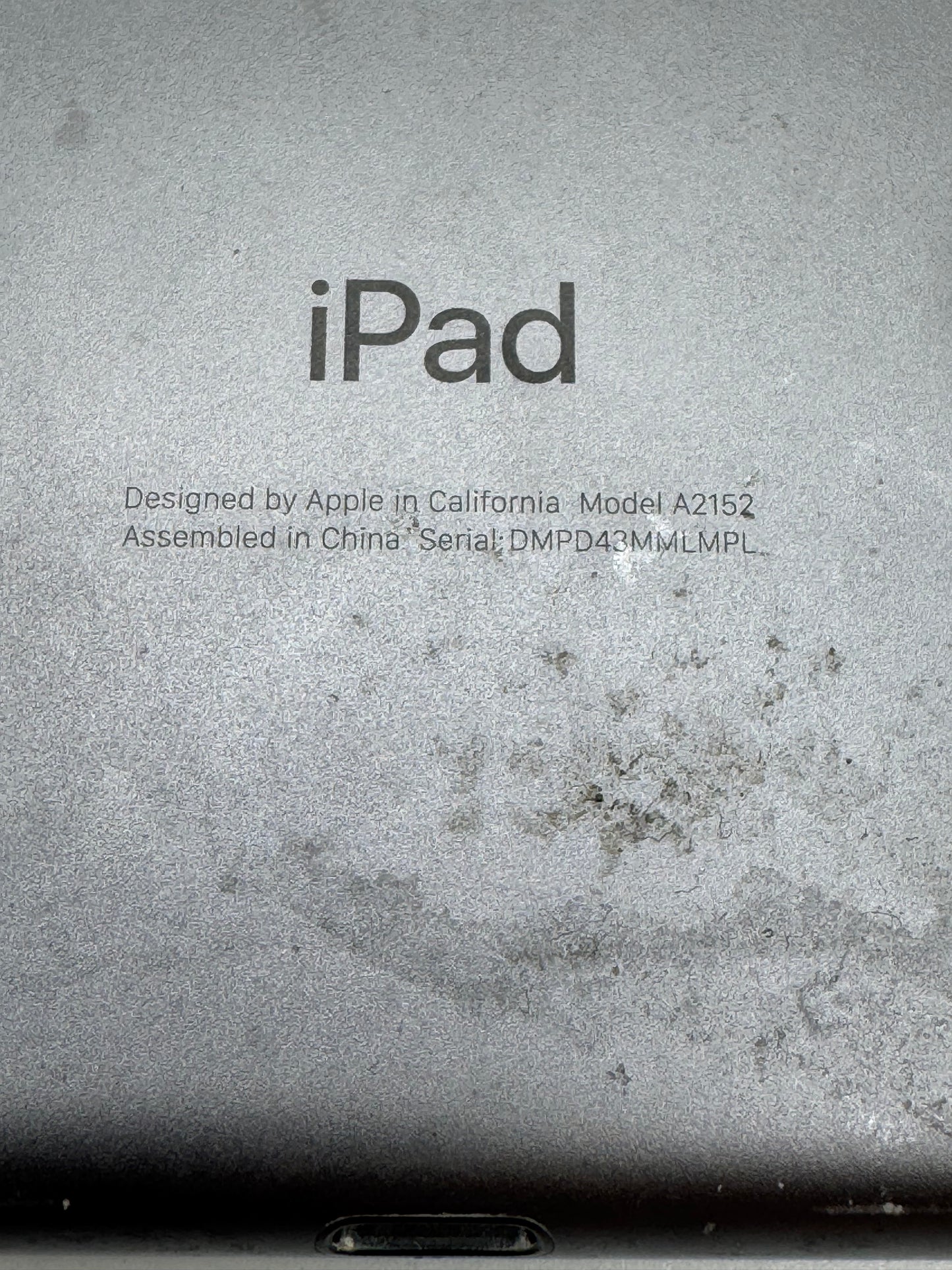 Apple iPad Air 3rd Gen 10.5" A2152 256GB WiFi Only - Read!