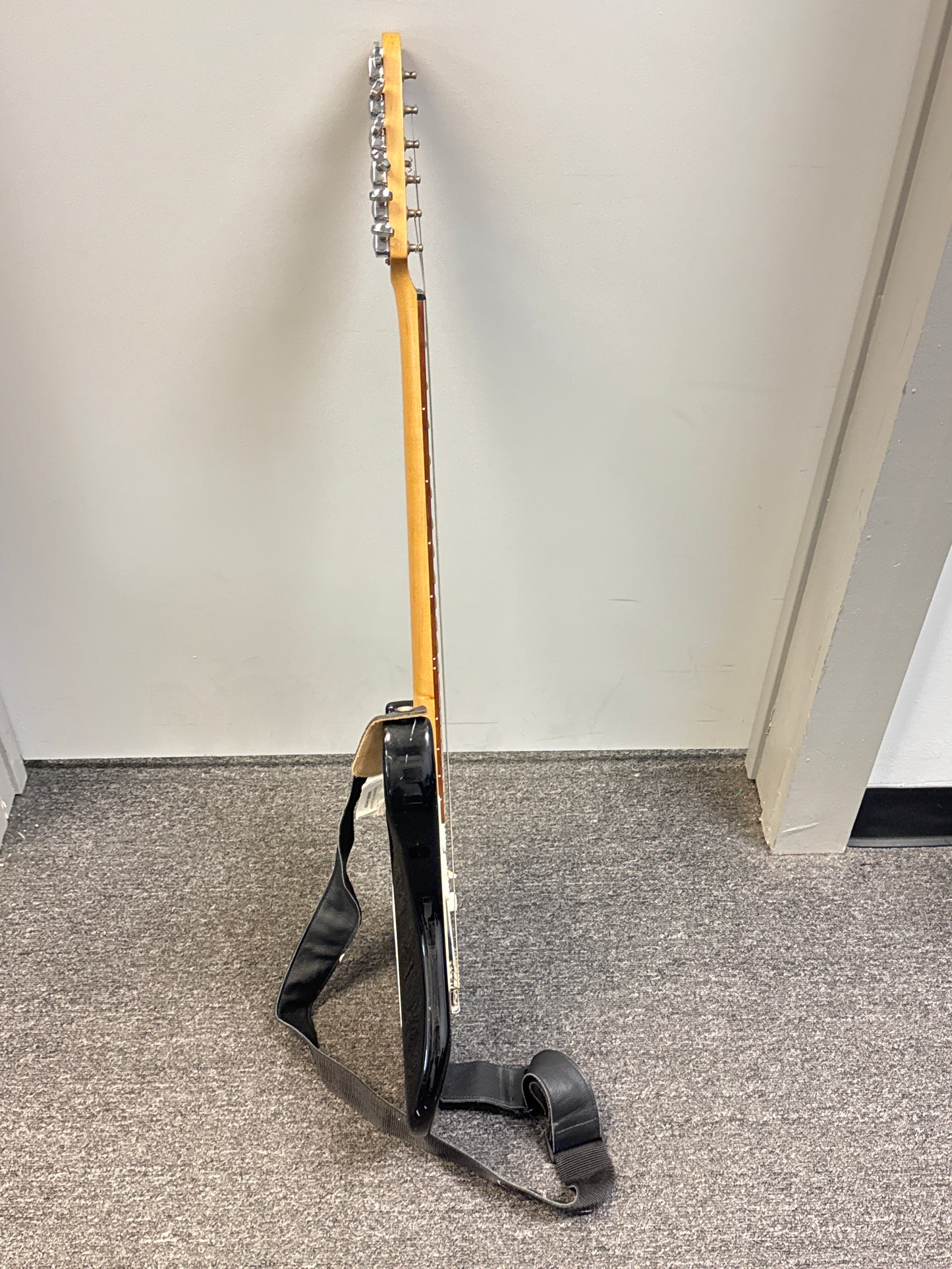 Yamaha EG 112 Electric Guitar Right-Handed - Read!