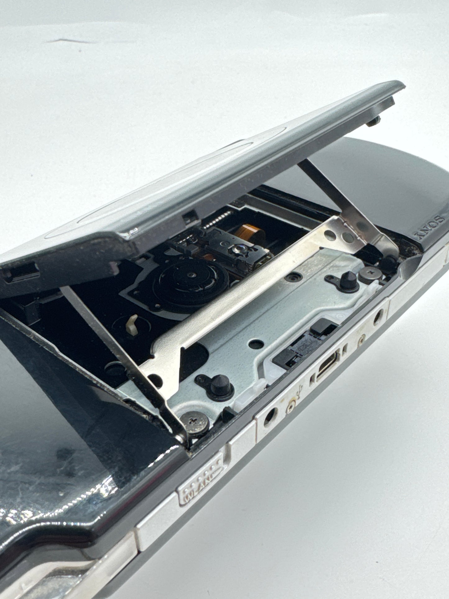 Sony PSP-2000 Piano Black Console #431 w/ 1200mAh Battery & Charger