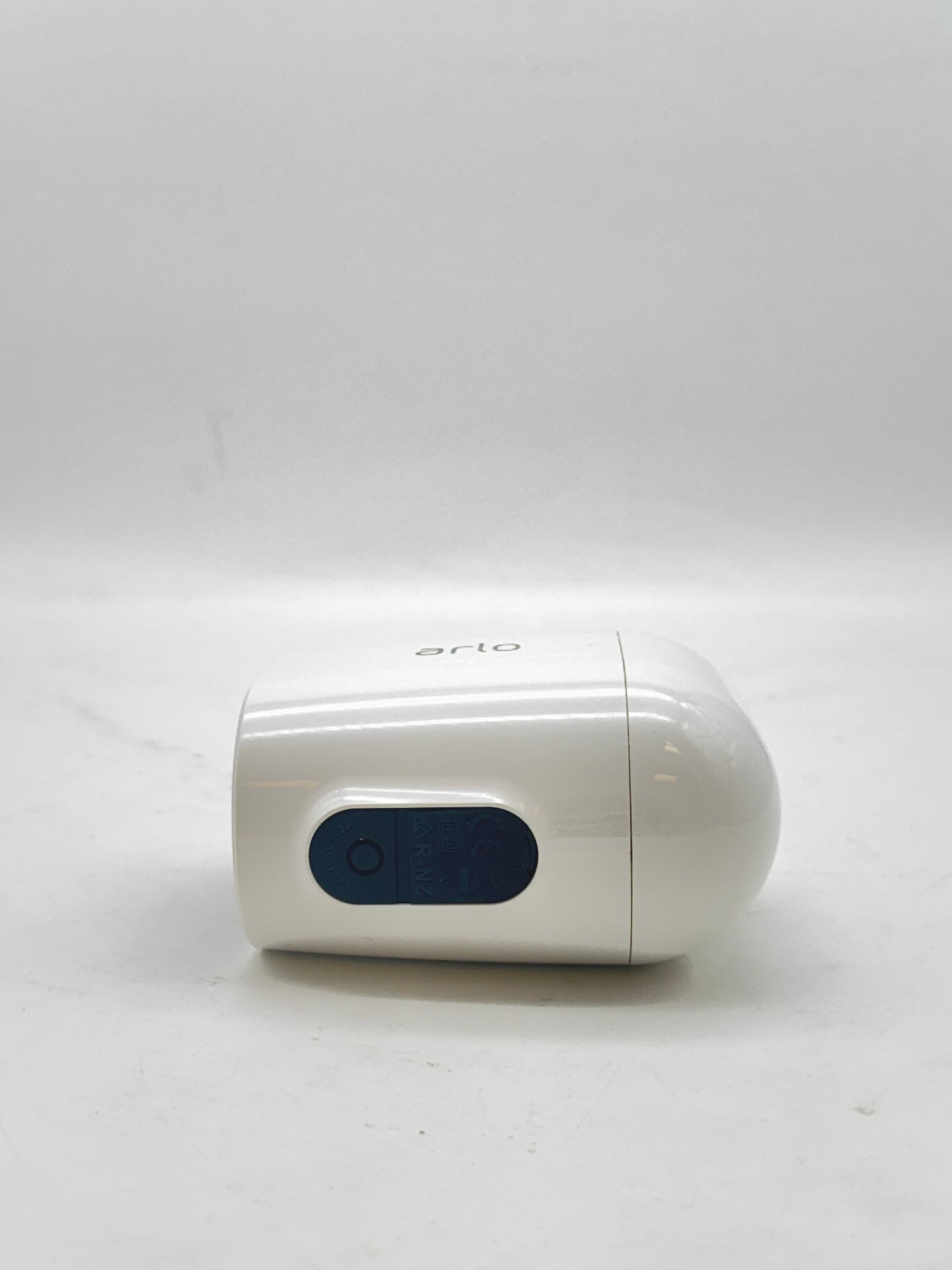 Arlo Essential VMC2030 Spotlight Single Wireless Indoor/Outdoor Camera