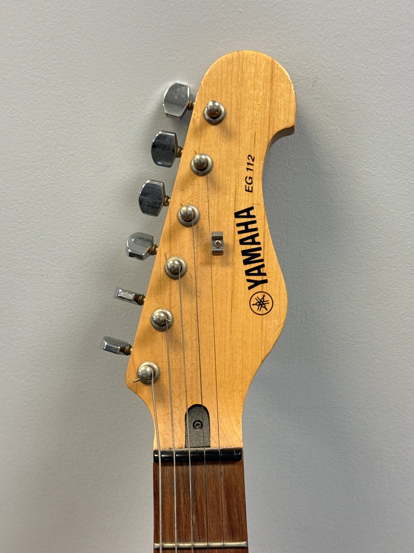 Yamaha EG 112 Electric Guitar Right-Handed - Read!