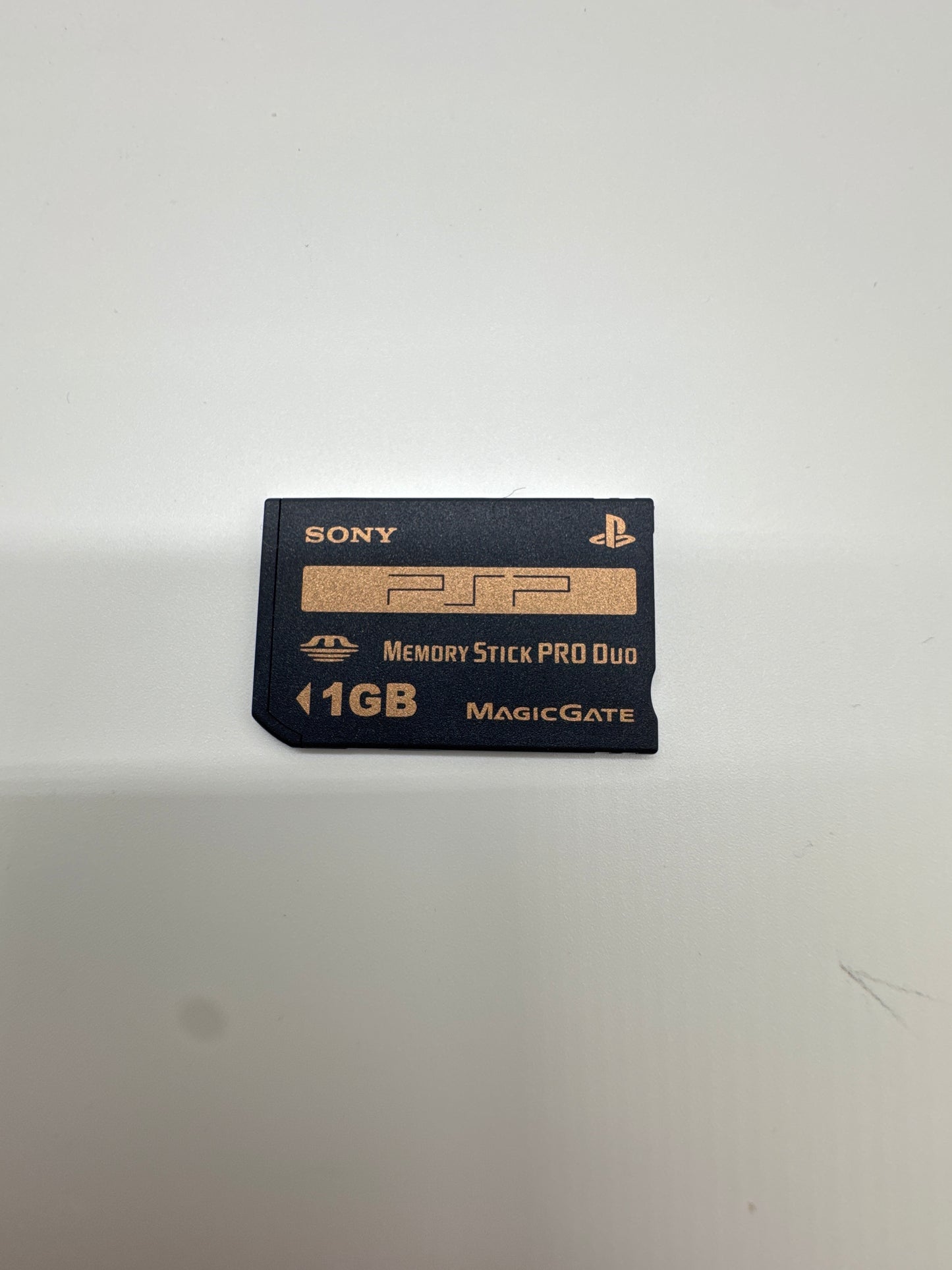 Sony PSP PCH-1000 Crystal White Video Game Handheld Console