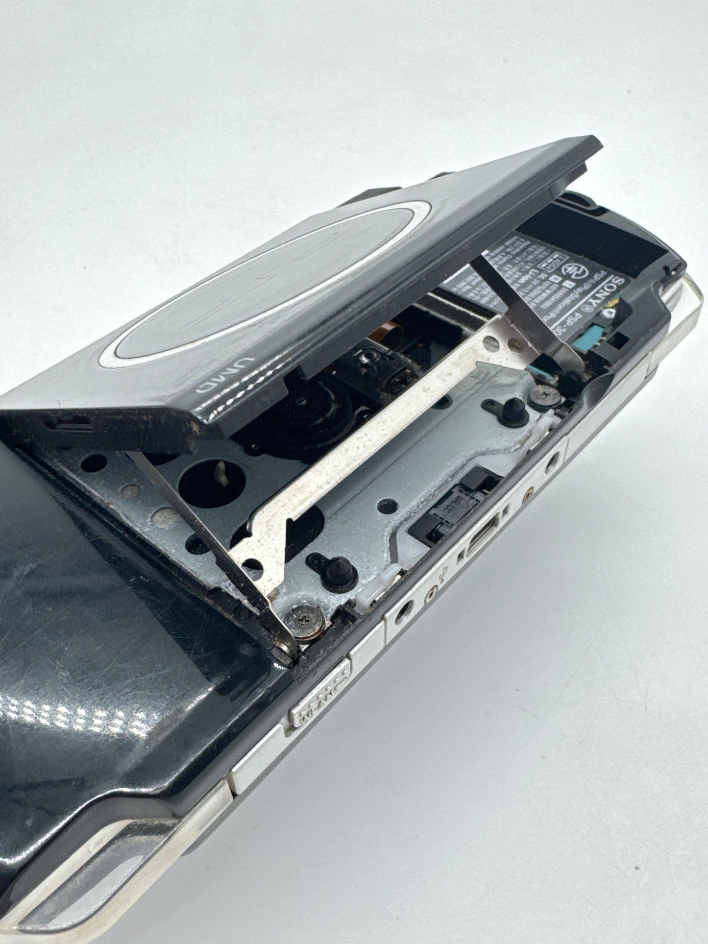 Sony PSP-3000 Black Console #309 No Battery or Lid No Charger BAD UMD AS IS