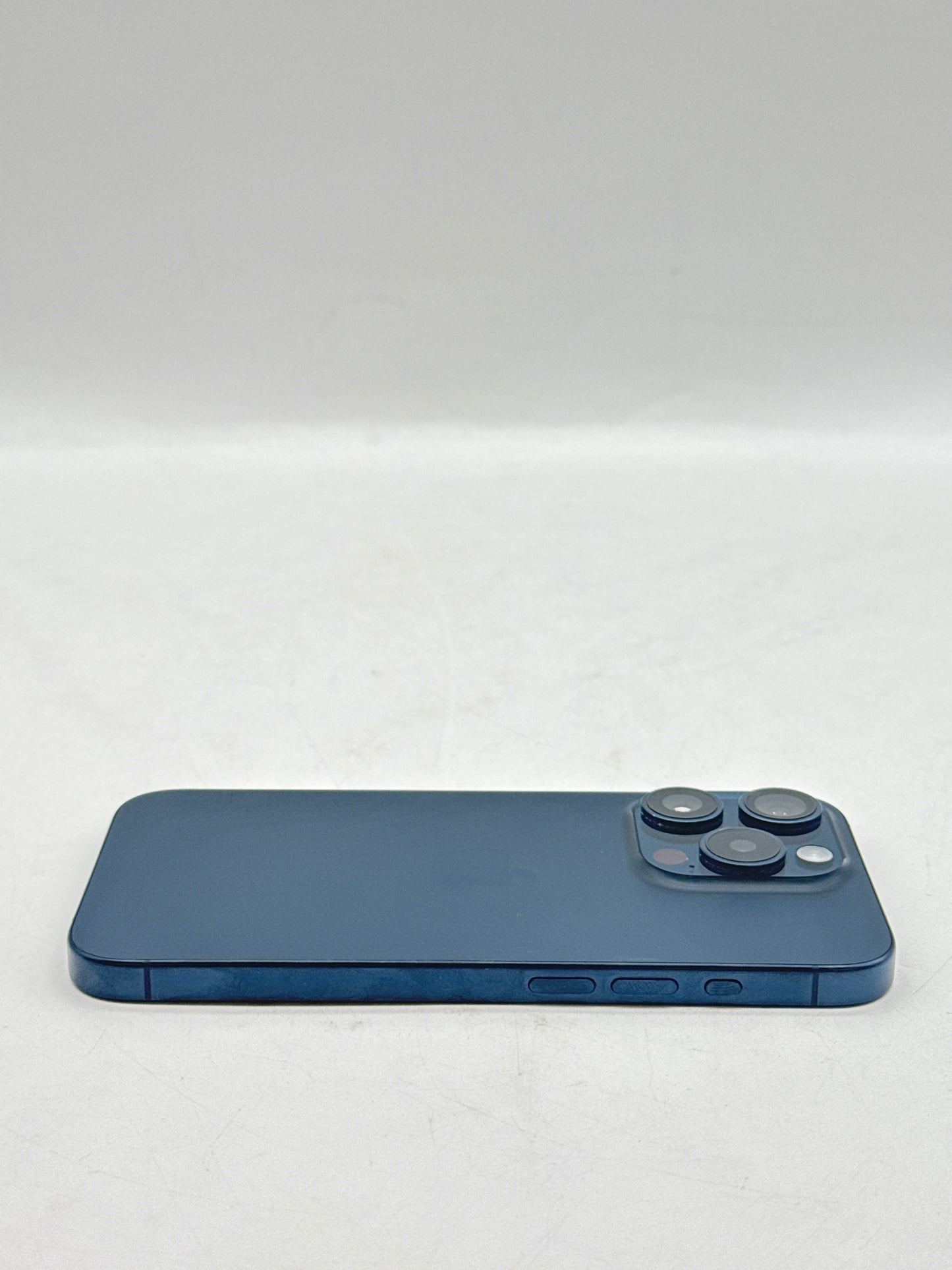 AT&T Apple iPhone 15 Pro A2848 256GB Blue Titanium 88% Battery - Cracked Screen