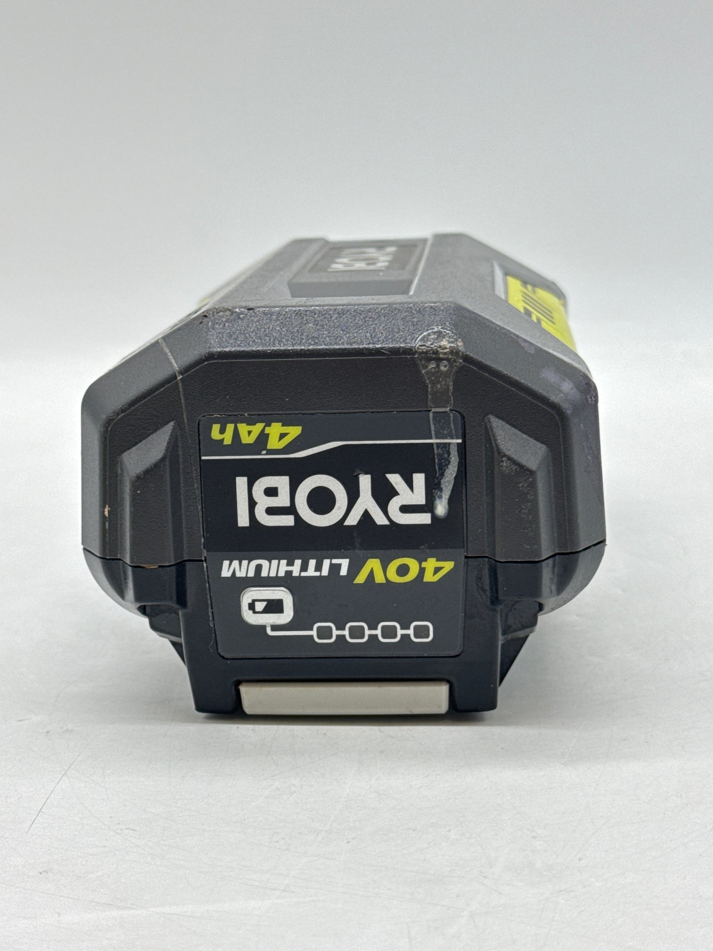 Ryobi 40V 4ah Lithium Battery OP40401 with Ryobi 40V Lithium-Ion Charger