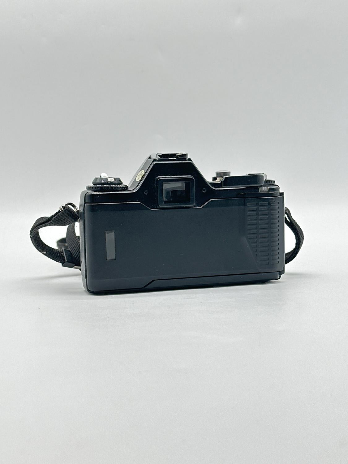 Konica TC-X 35mm SLR camera w/35-70mm lens