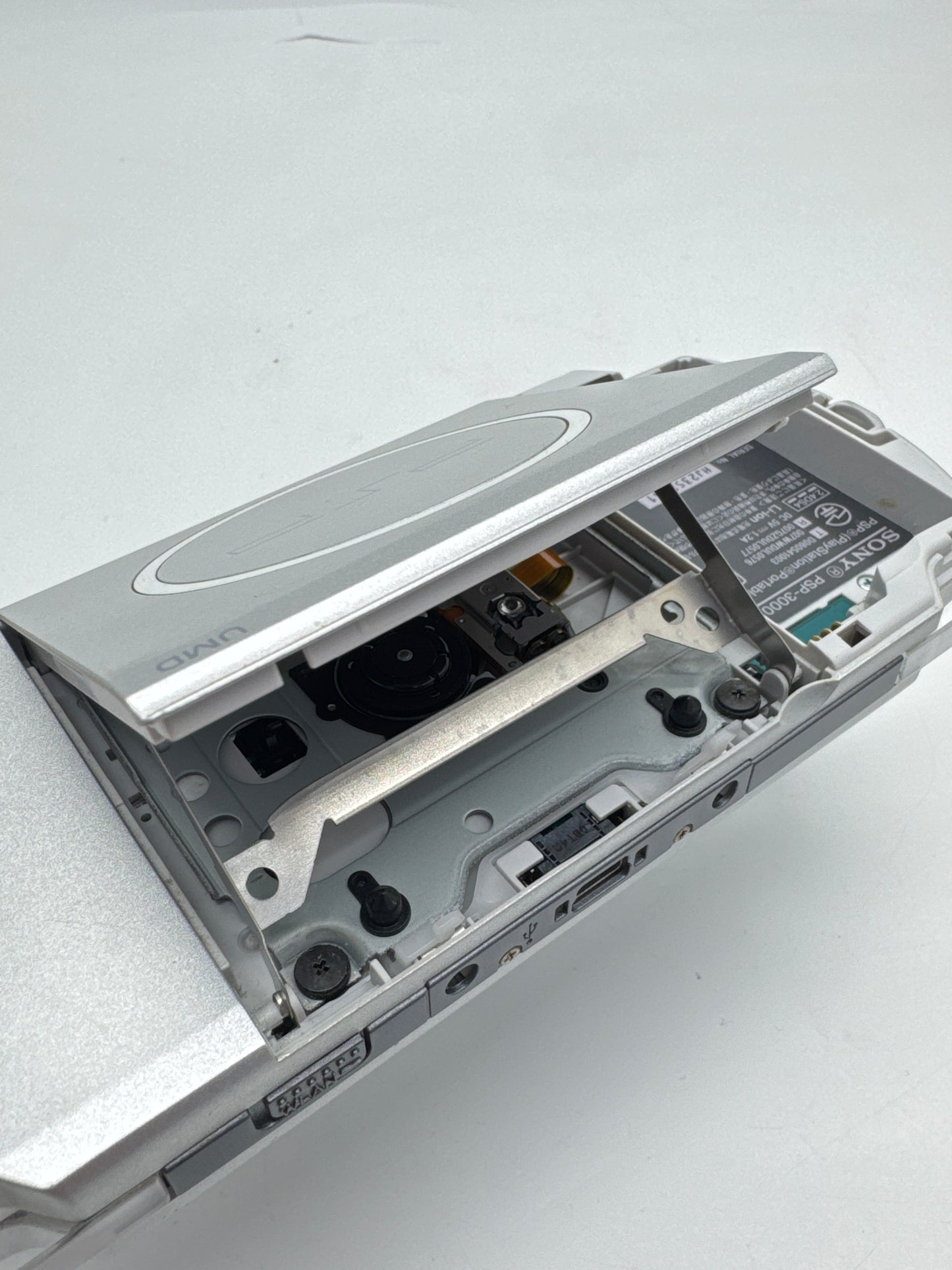 Sony PSP-3000 Silver Console #234 No Battery or Back Lid No Charger AS IS