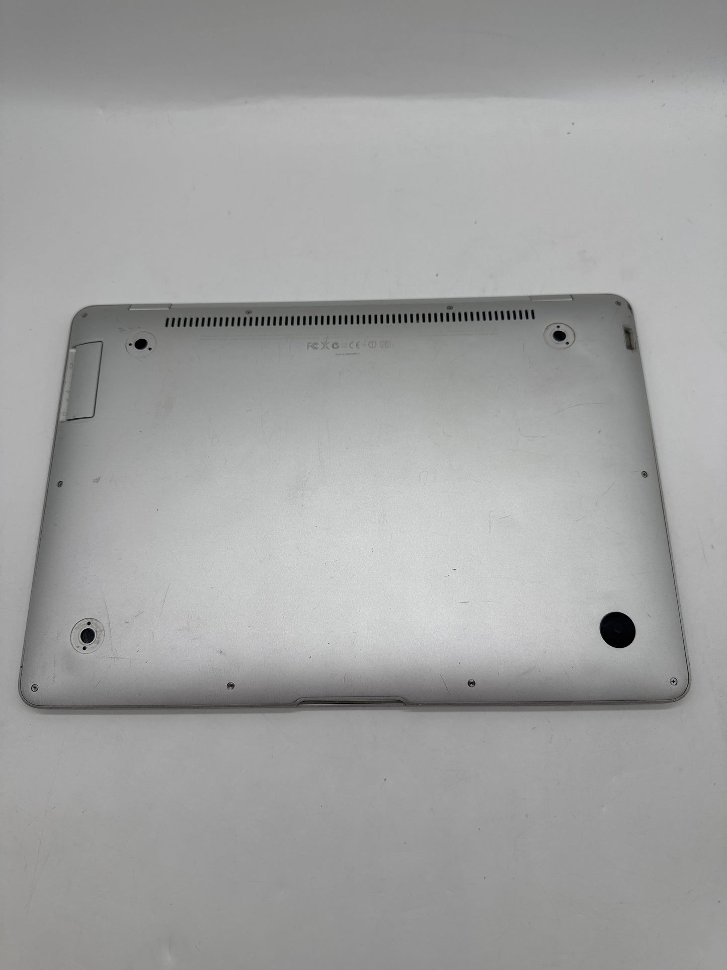 Apple MacBook Air A1304 13.3" Intel Core 2 @ 2.13GHz 128GB SSD 2GB RAM !READ
