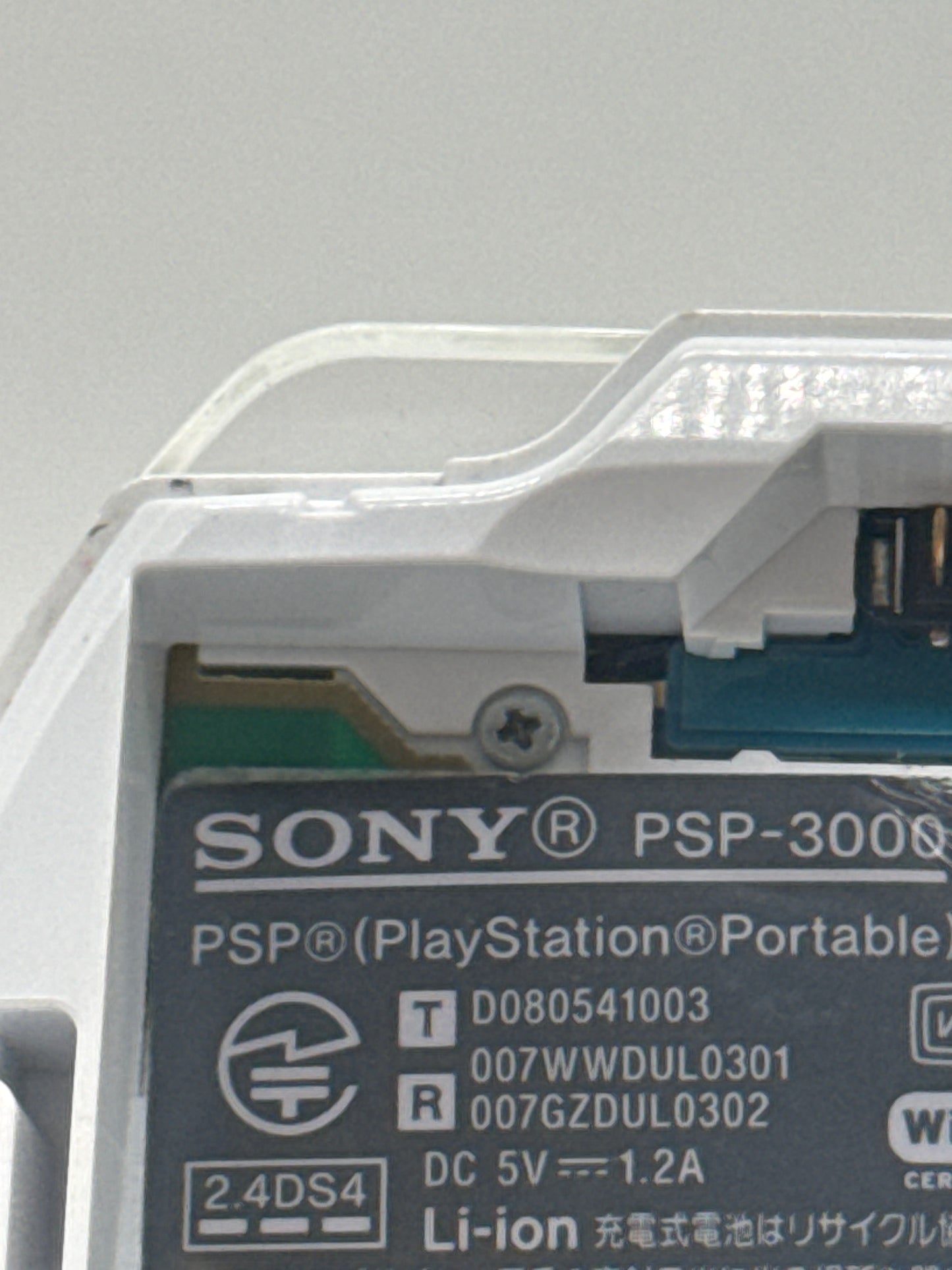 Sony PlayStation PSP-3000 Crystal White Console Only For Parts !READ