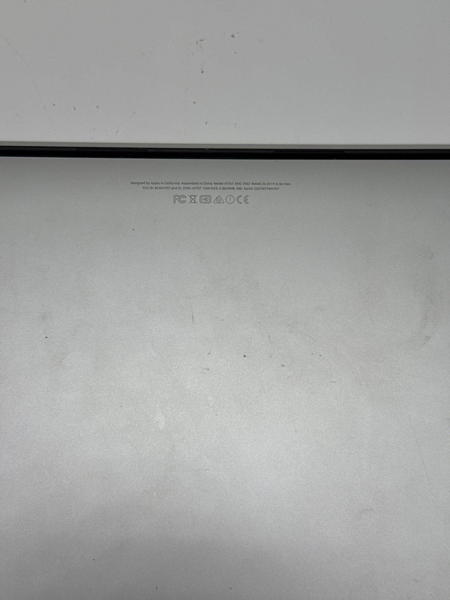 Apple MacBook Pro 15 inch A1707 2017 Silver - Broken Screen