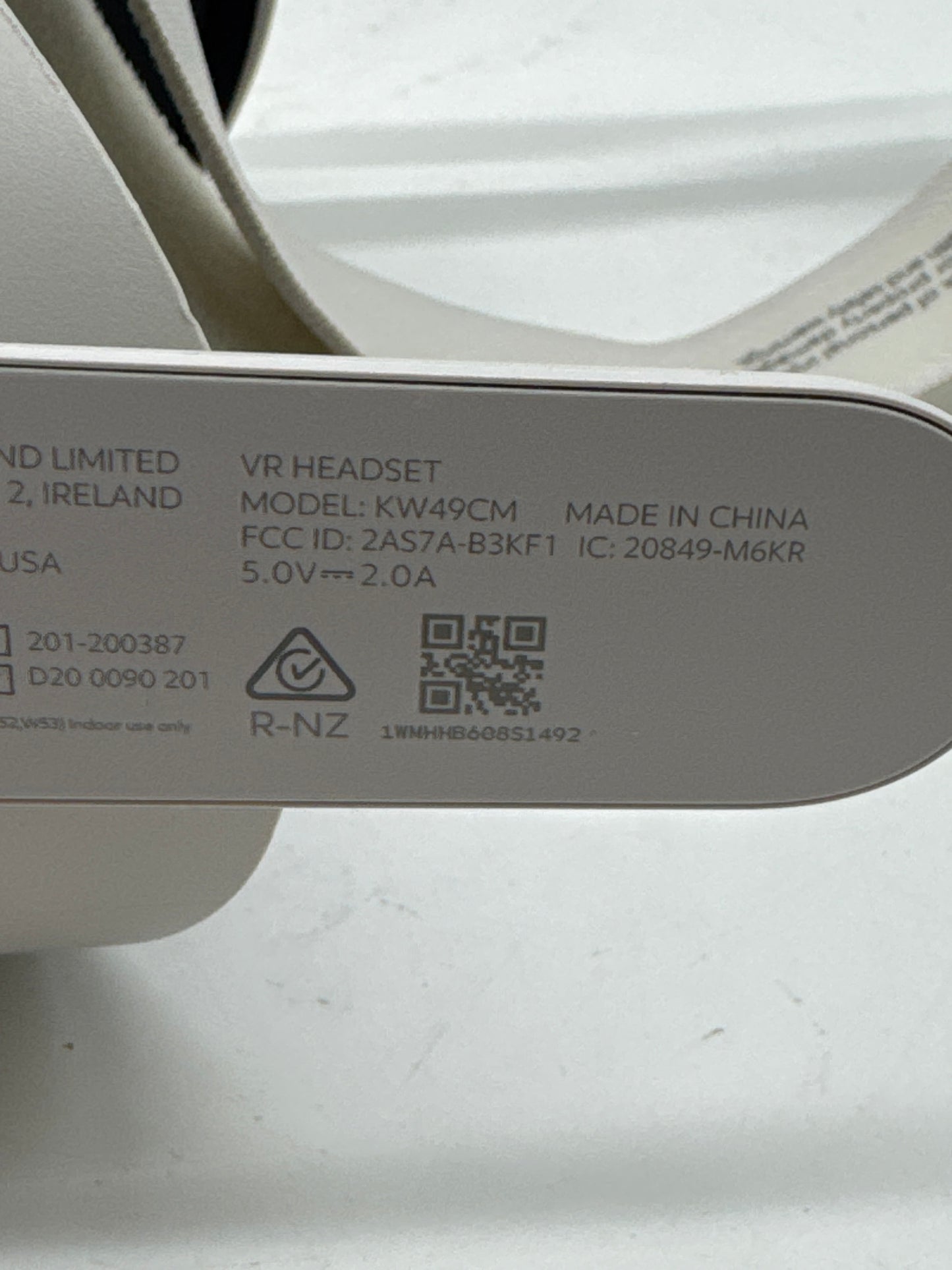 Meta Quest 2 128GB Standalone All-in-One VR Headset KW49CM