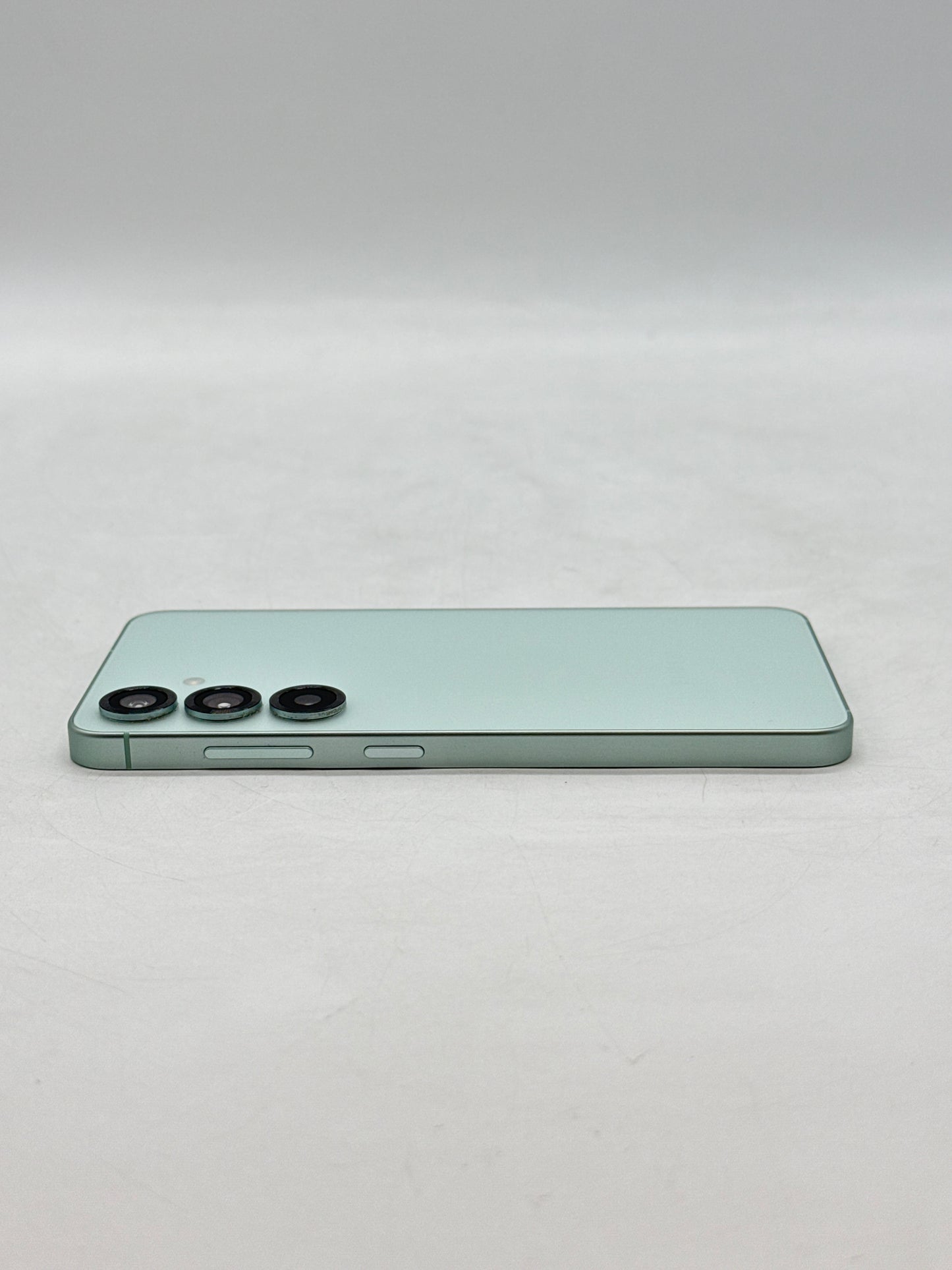 Unlocked Samsung Galaxy S25 6.2" SM-S931U1 128GB 12GB RAM Light Green