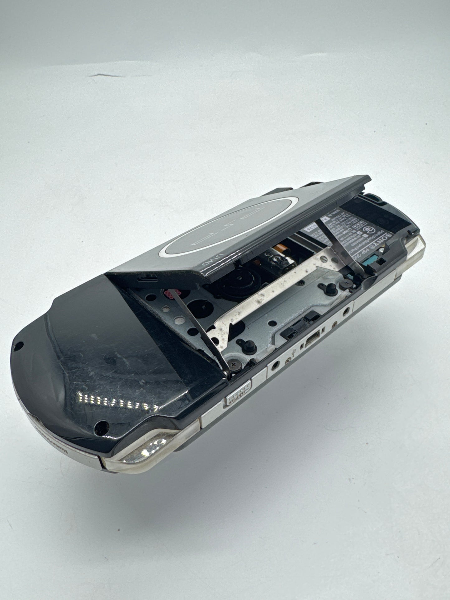 Sony PSP-3000 Piano Black Console #303 No Battery or Lid No Charger BAD UMD AS IS