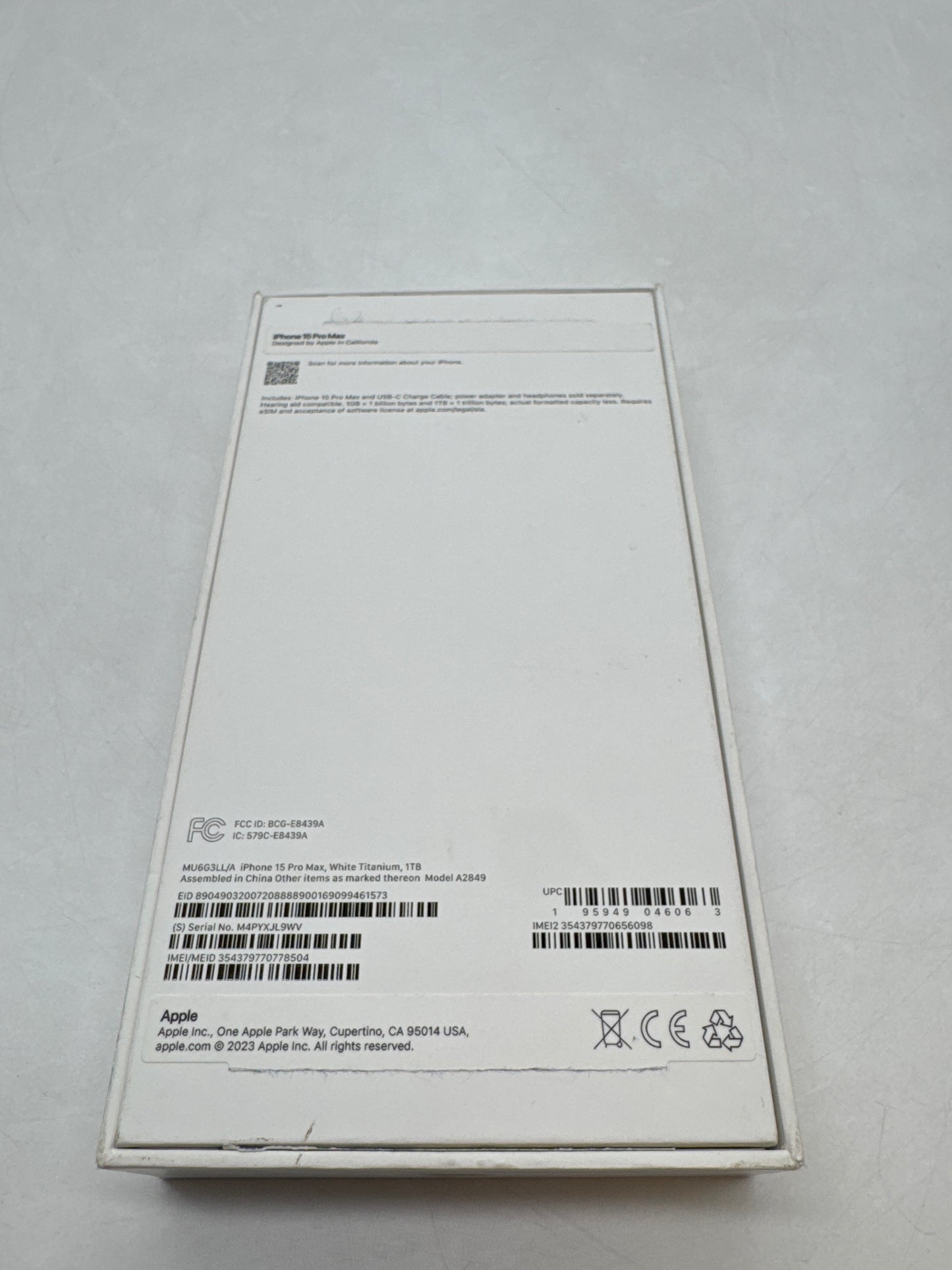 AT&T Apple iPhone 15 Pro Max 6.7" A2849 1TB White Titanium 87% Battery Health