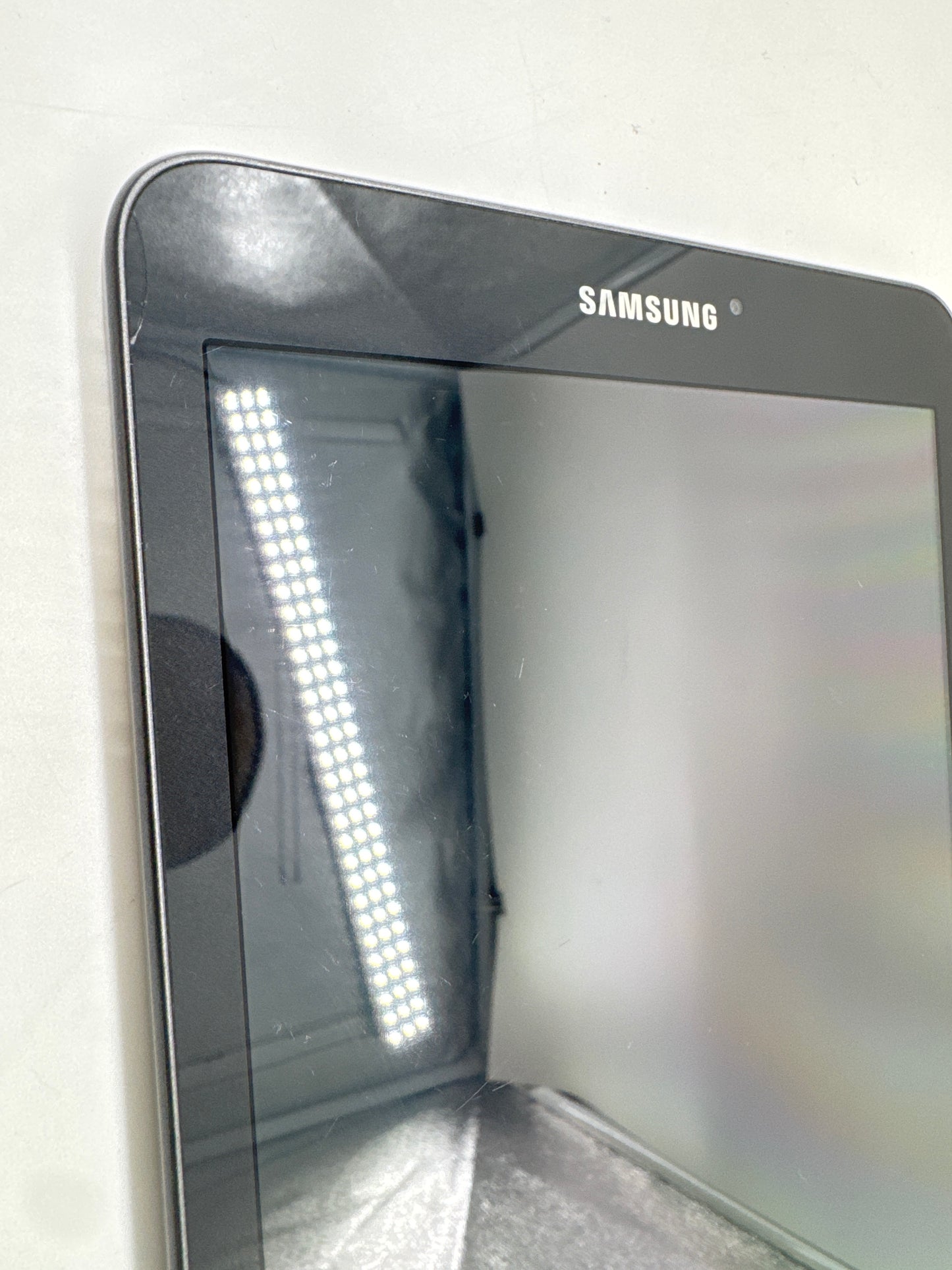 Samsung Galaxy Tab E 32GB Black T-Mobile Tablet Model SM-T377T