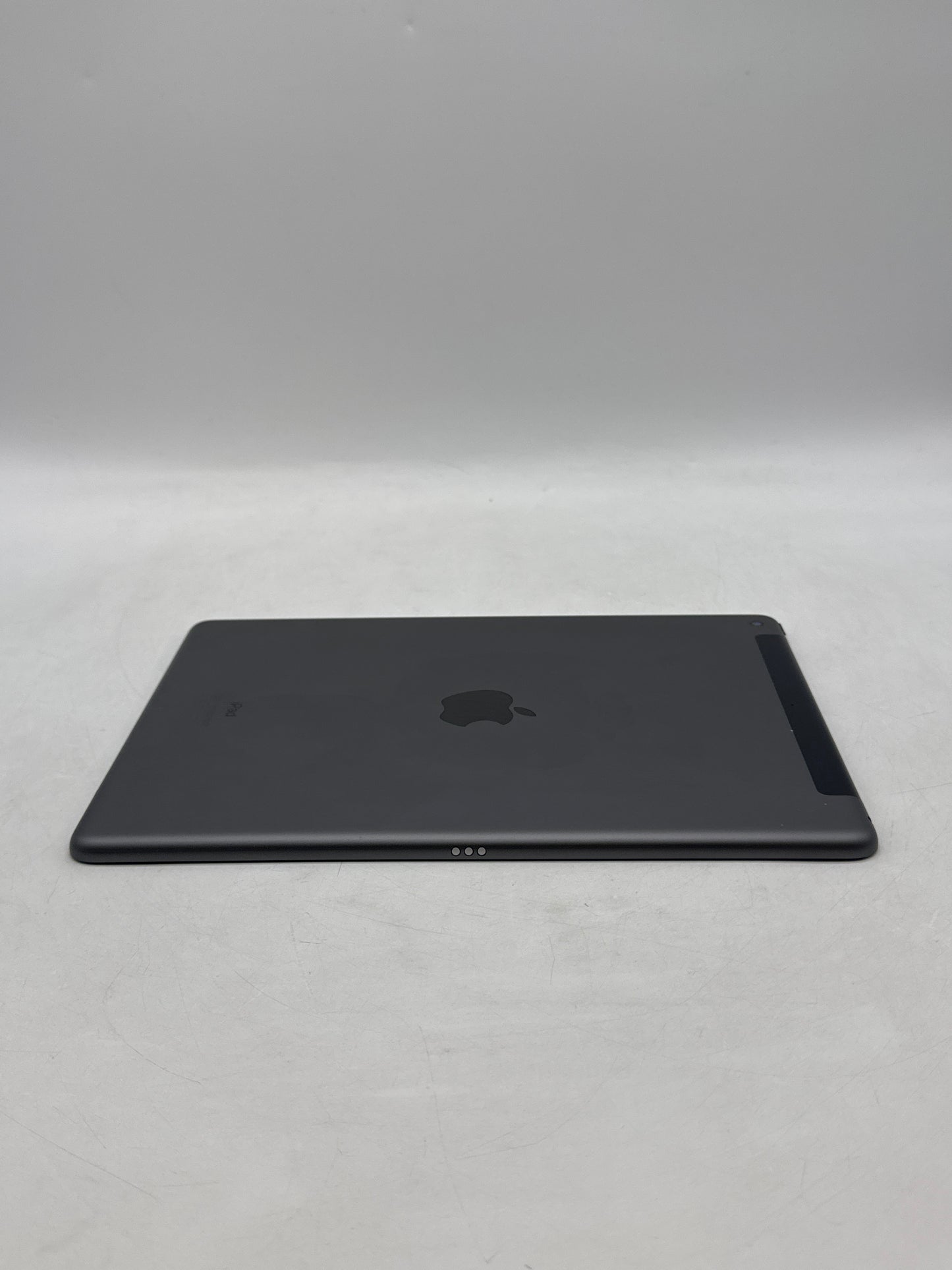Unlocked Apple iPad 8th gen A2428 32GB Cellular Space Gray - Not Working