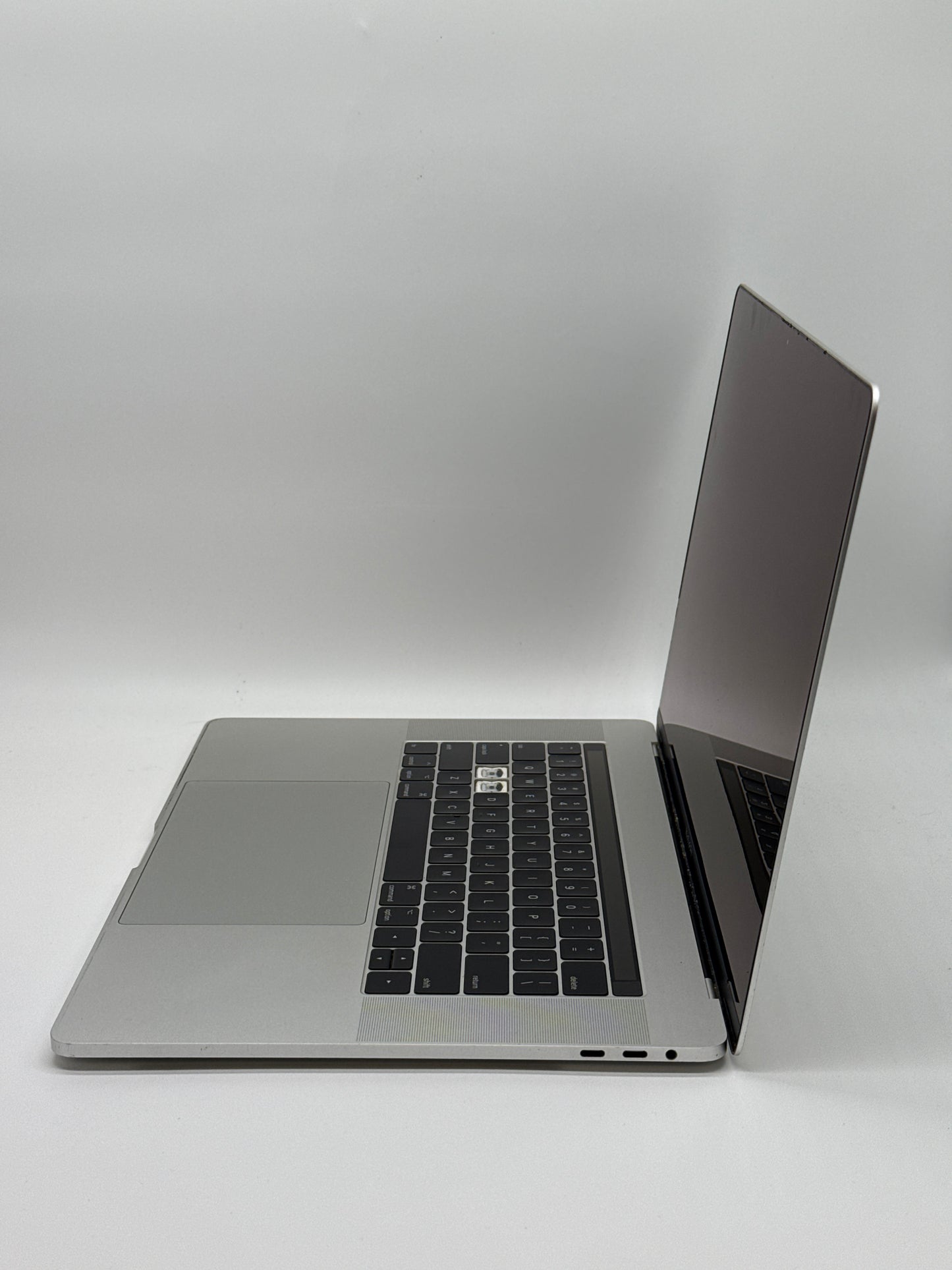 Apple MacBook Pro 15 inch A1707 2017 Silver - Broken Screen