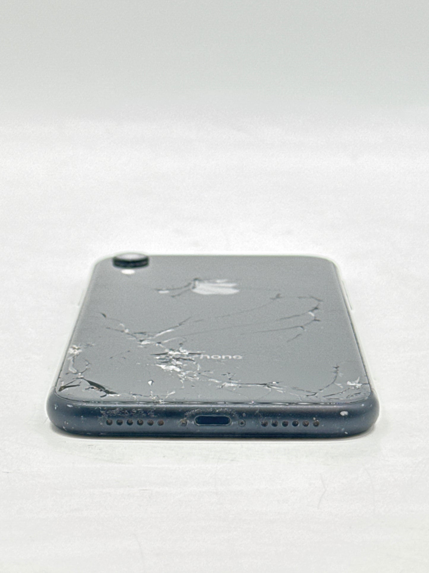 TracFone Apple iPhone XR A1984 64GB Black - Back Cracked