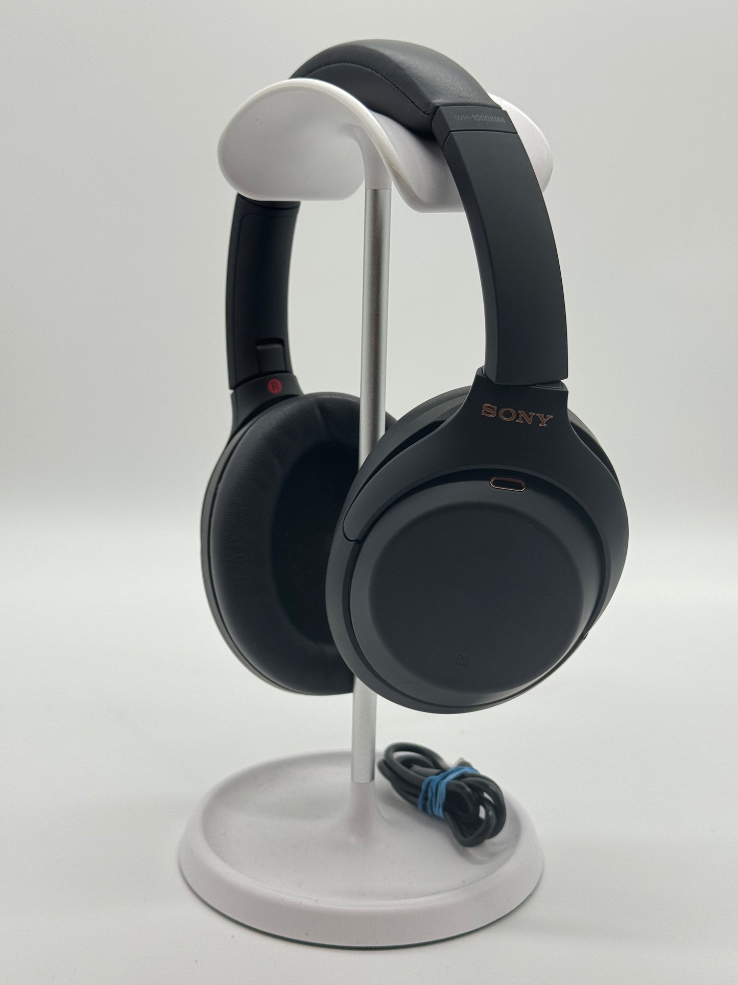 Sony WH-1000XM4 Wireless Headphones - Black - Used