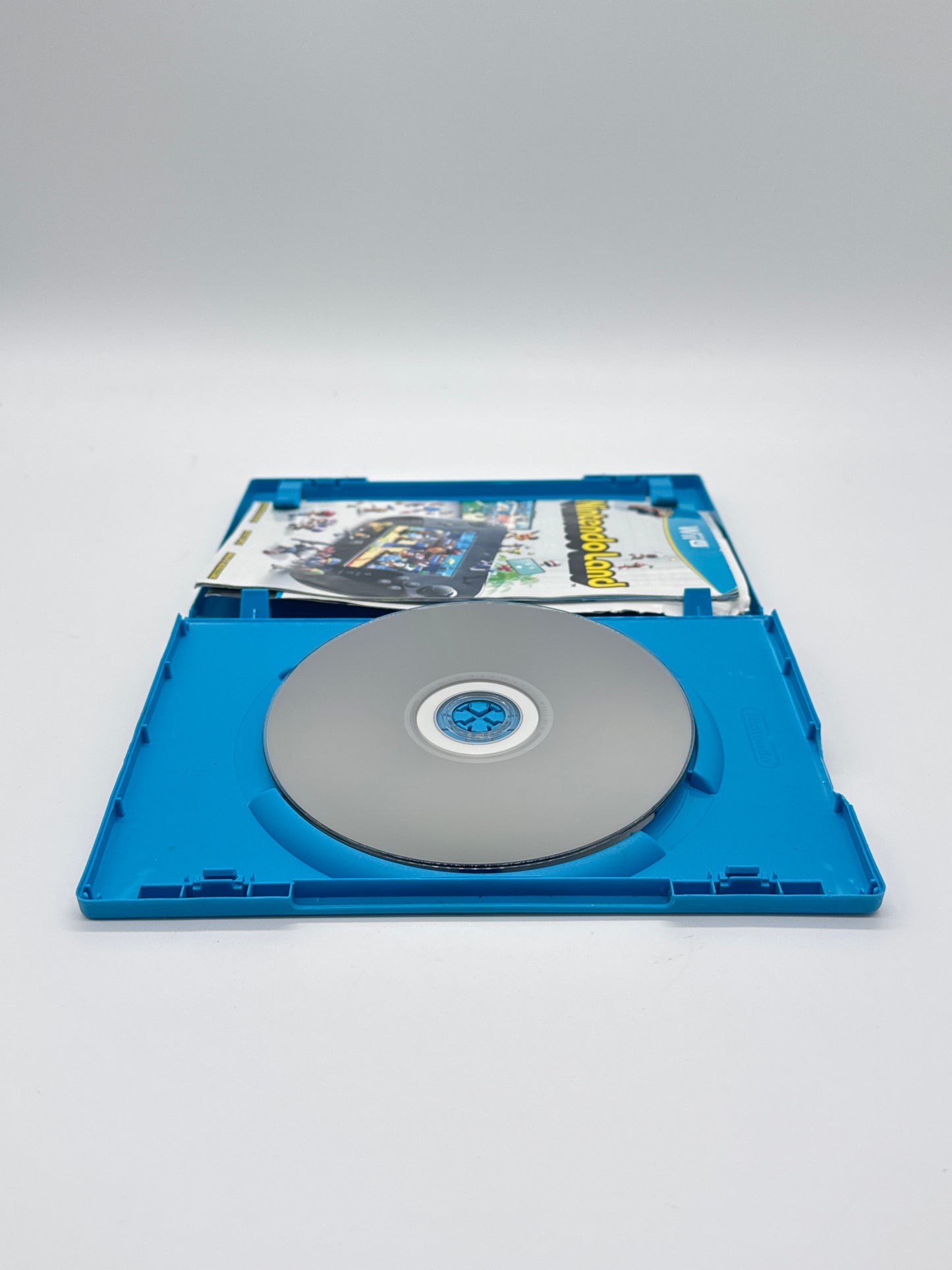 Nintendo Land – Nintendo Wii U Complete in Box (CIB) w/ Manual