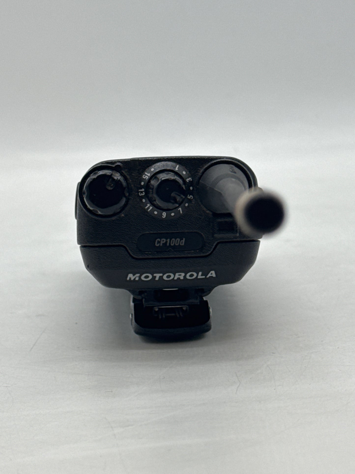 Motorola CP100D AAH87YDC9JA2AN Portable Two Way Radio with Battery