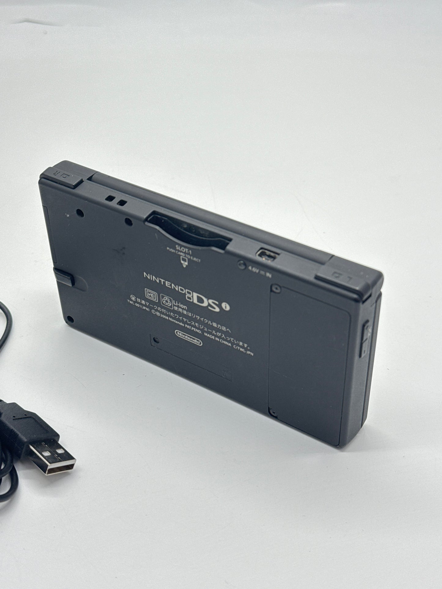 Nintendo DSi TWL-001(JPN) Black Console #420 w/ Stylus & Charger