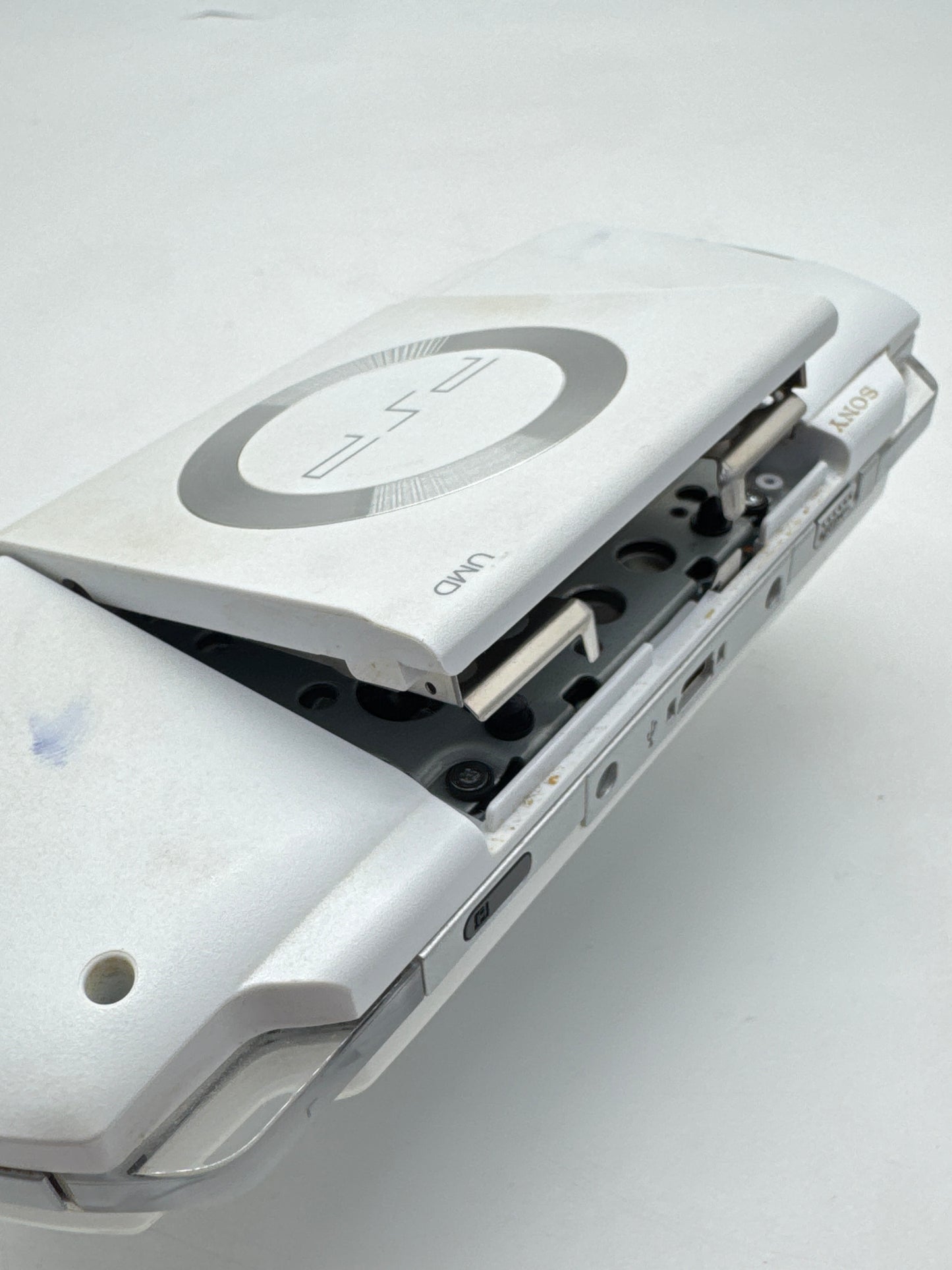 Sony PSP-1000 White Console #99 w/3600mAh Battery & No Charger