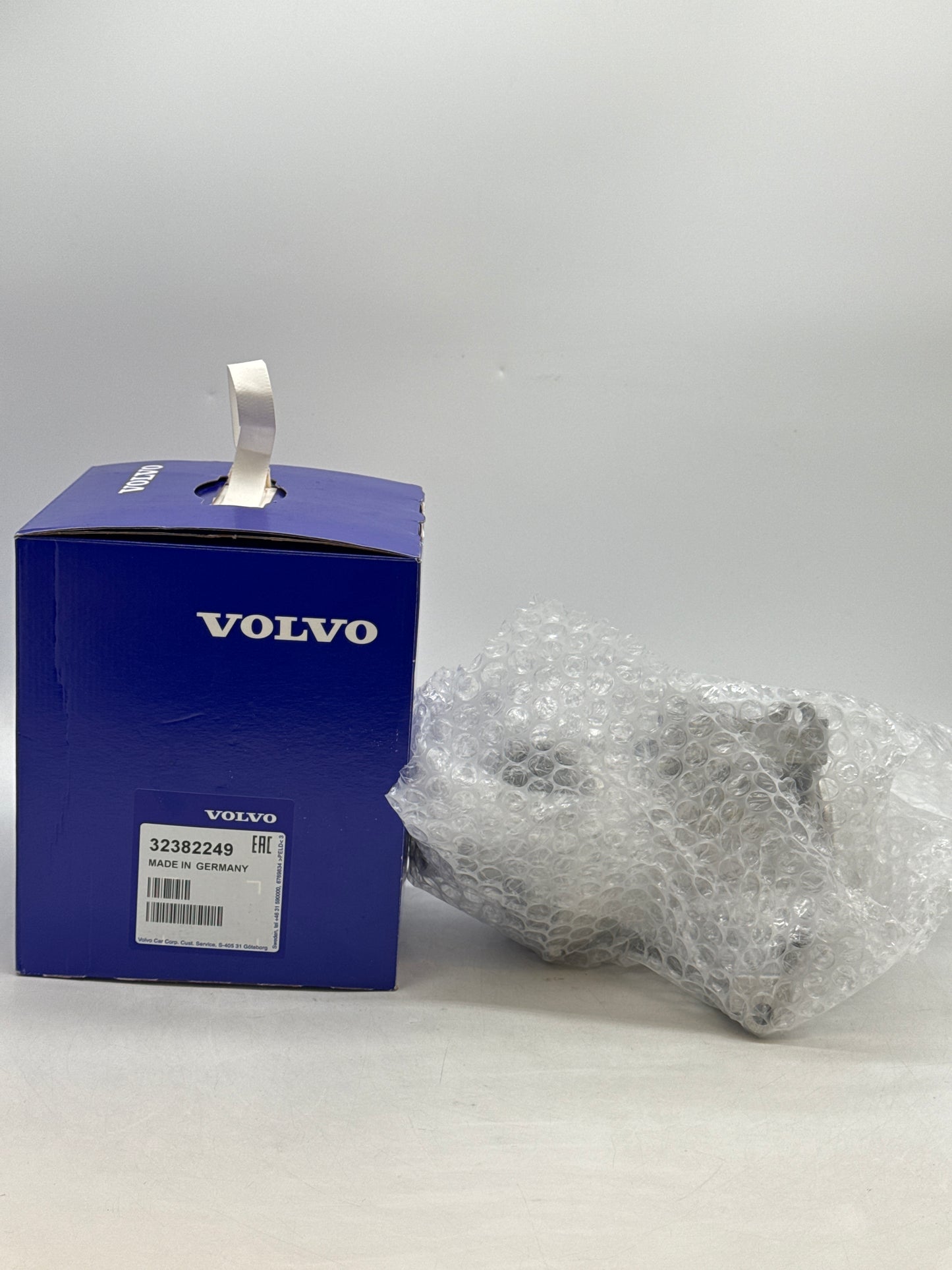Genuine Volvo Coolant Pump Silver - 32382249 - Germany