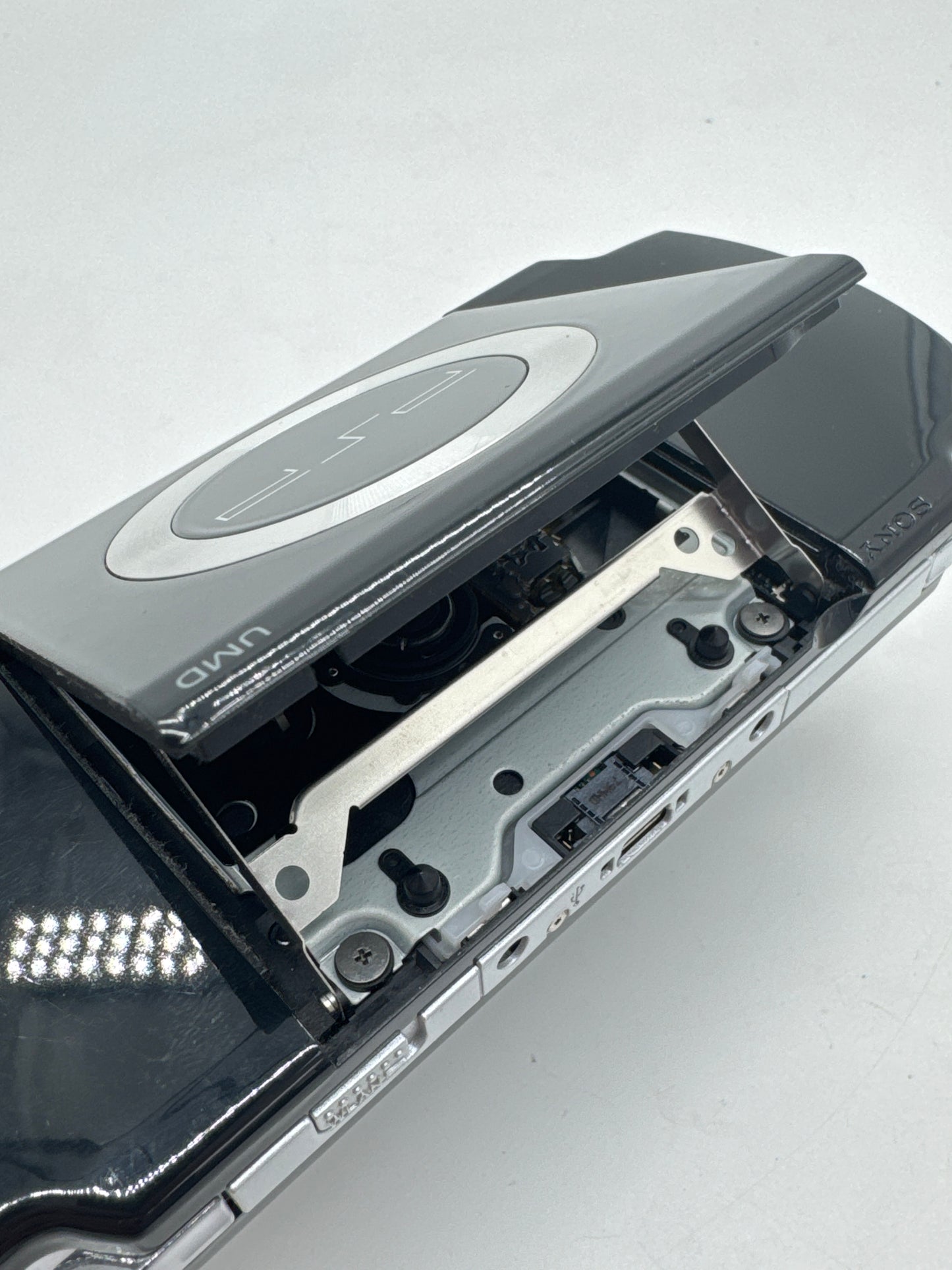 Sony PSP-2000 Piano Black Console #45 w/ 1200mAh Battery No Charger