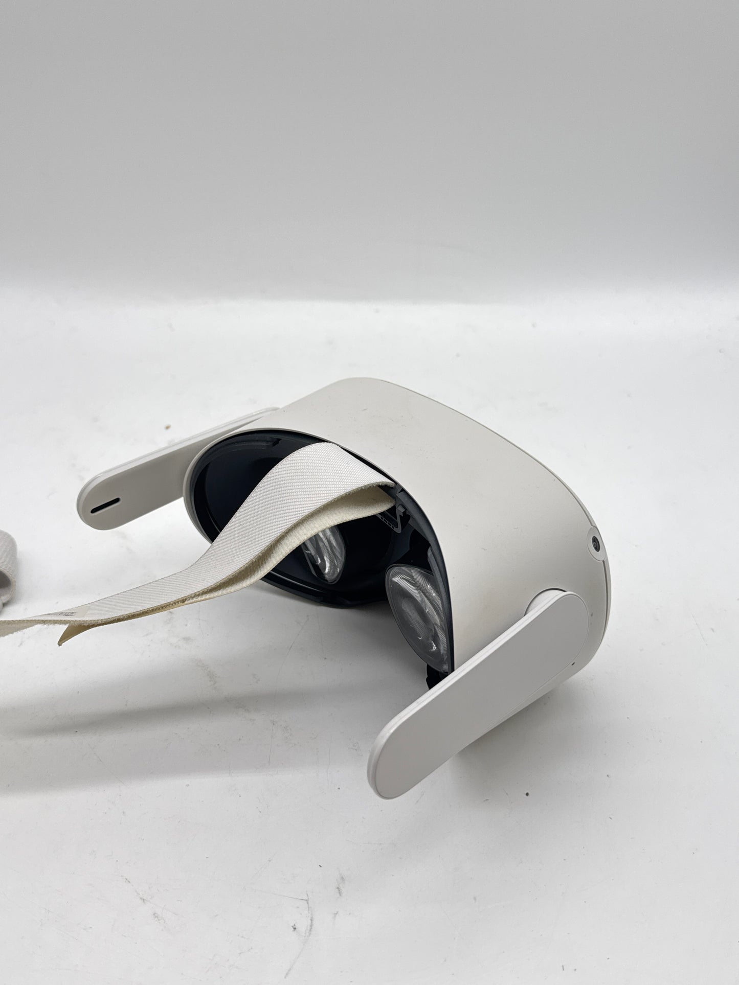 Meta Quest 2 128GB Standalone All-in-One VR Headset KW49CM